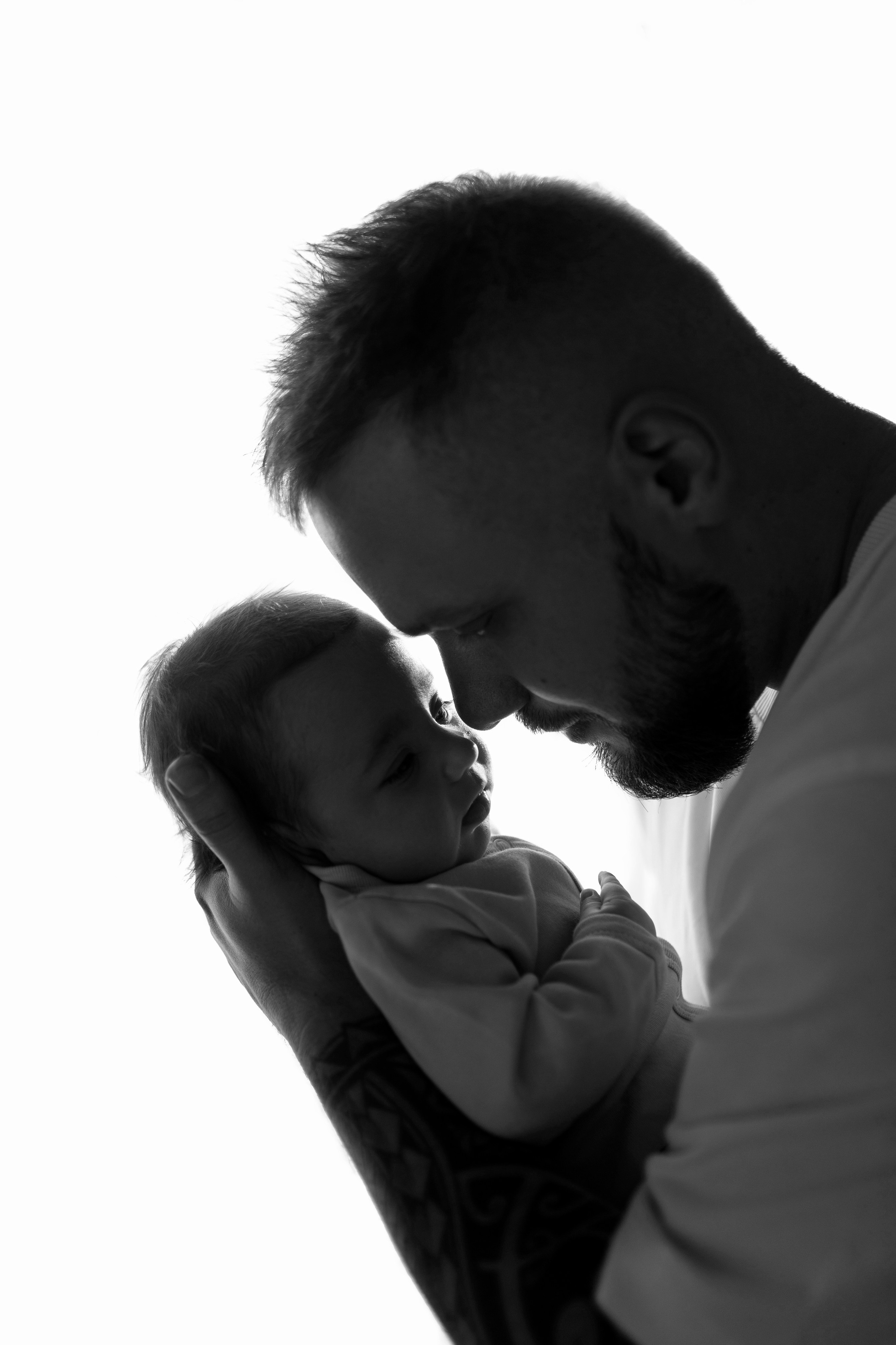 | ПЕРВЫЕ МГНОВЕНИЯ |