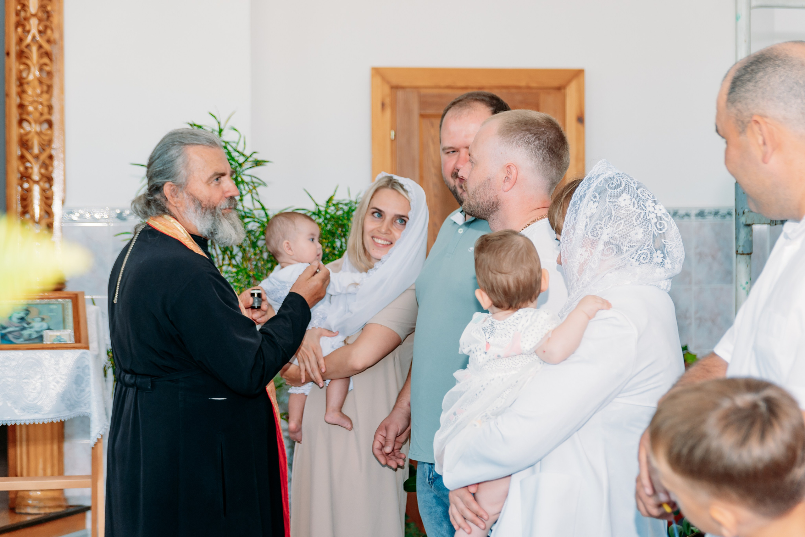 Таинство крещения. Фотограф Алёна Царькова. Киселевск