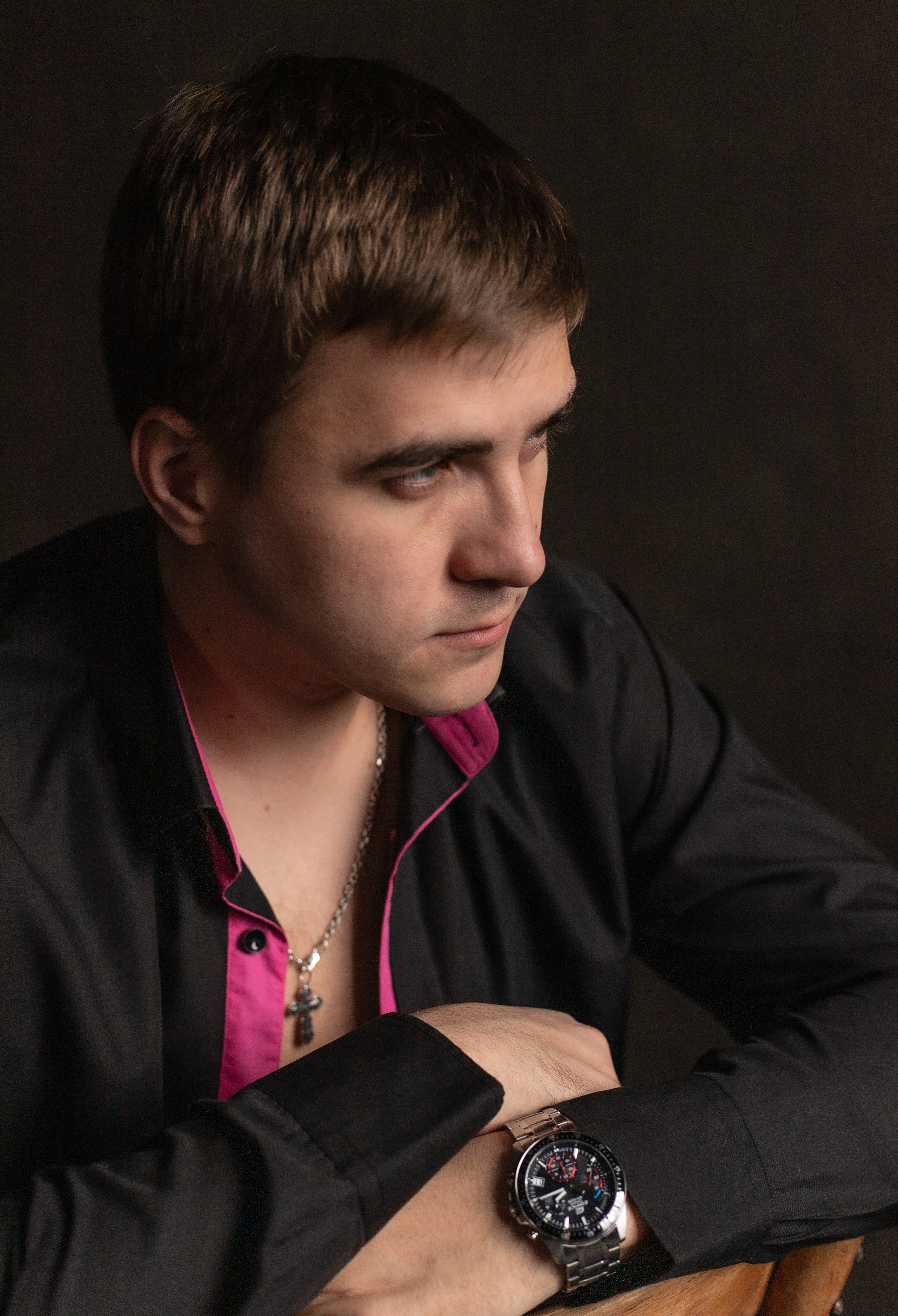 Мужская фотосессия в Новосибирске: запечатлею силу, харизму и стиль делового мужчины. Фотограф Ольга Баранова