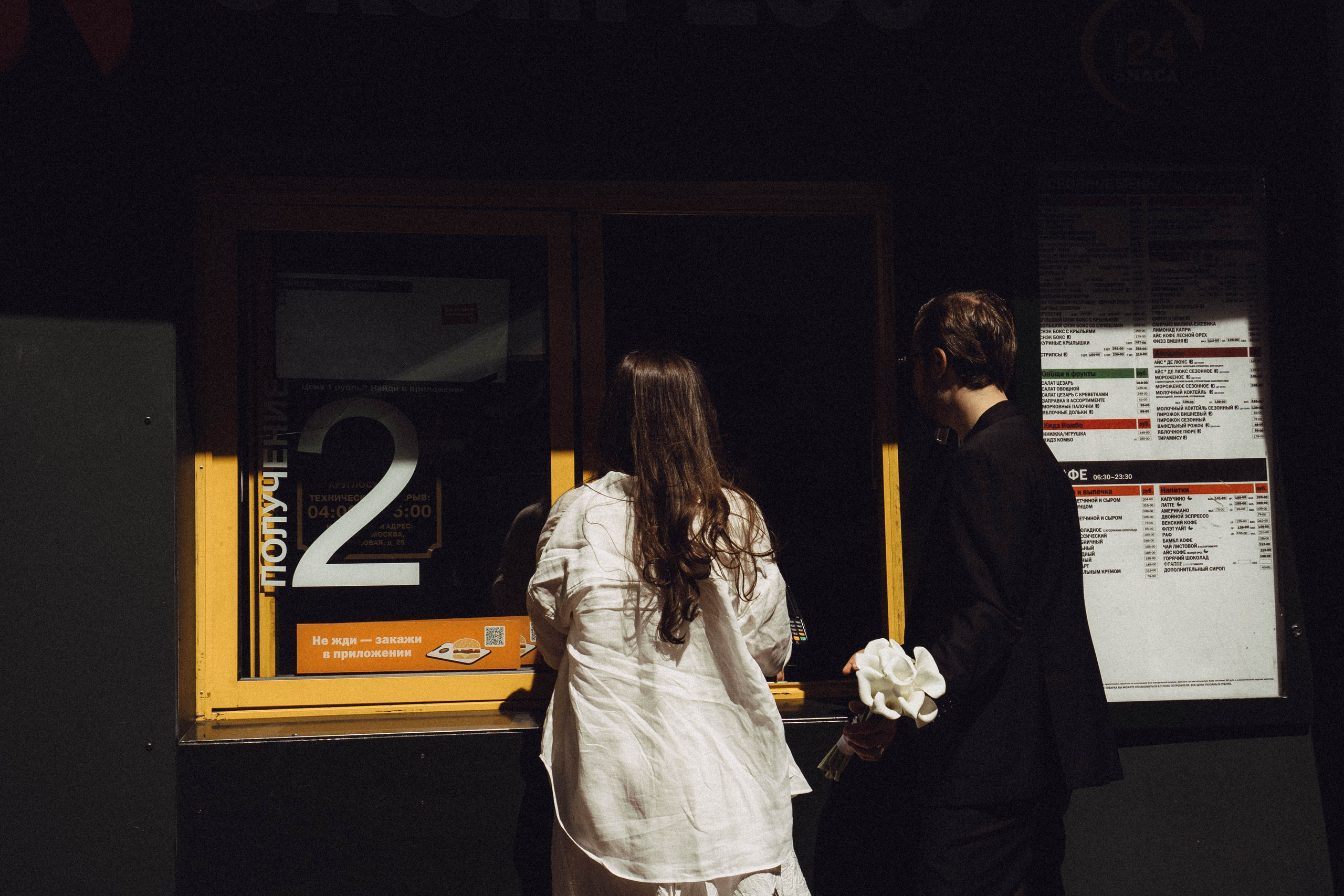 СВАДЕБНАЯ СЬЕМКА В ПАРКЕ ПОБЕДЫ И ПРОГУЛКА ПО МОСКОВСКОМУ ПРОСПЕКТУ. Профессиональный фотограф, Санкт-Петербург — Виктория Богомолова