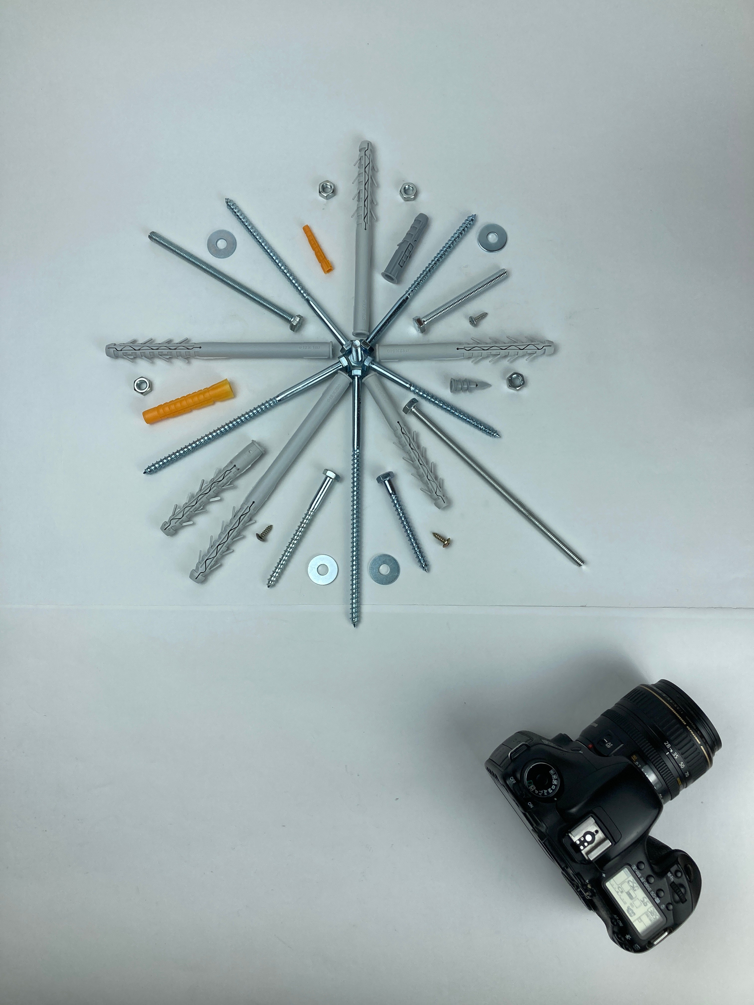 Backstage. Предметный фотограф в Симферополе Антон Катунин