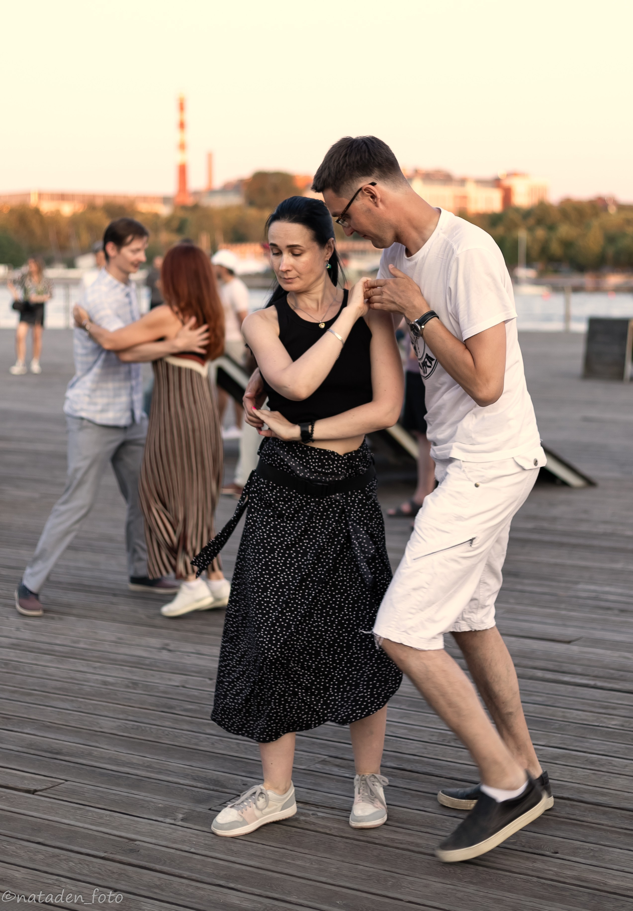 Летние танцы на берегу Финского залива. Фотограф в Санкт-Петербурге Наталия Денисова
