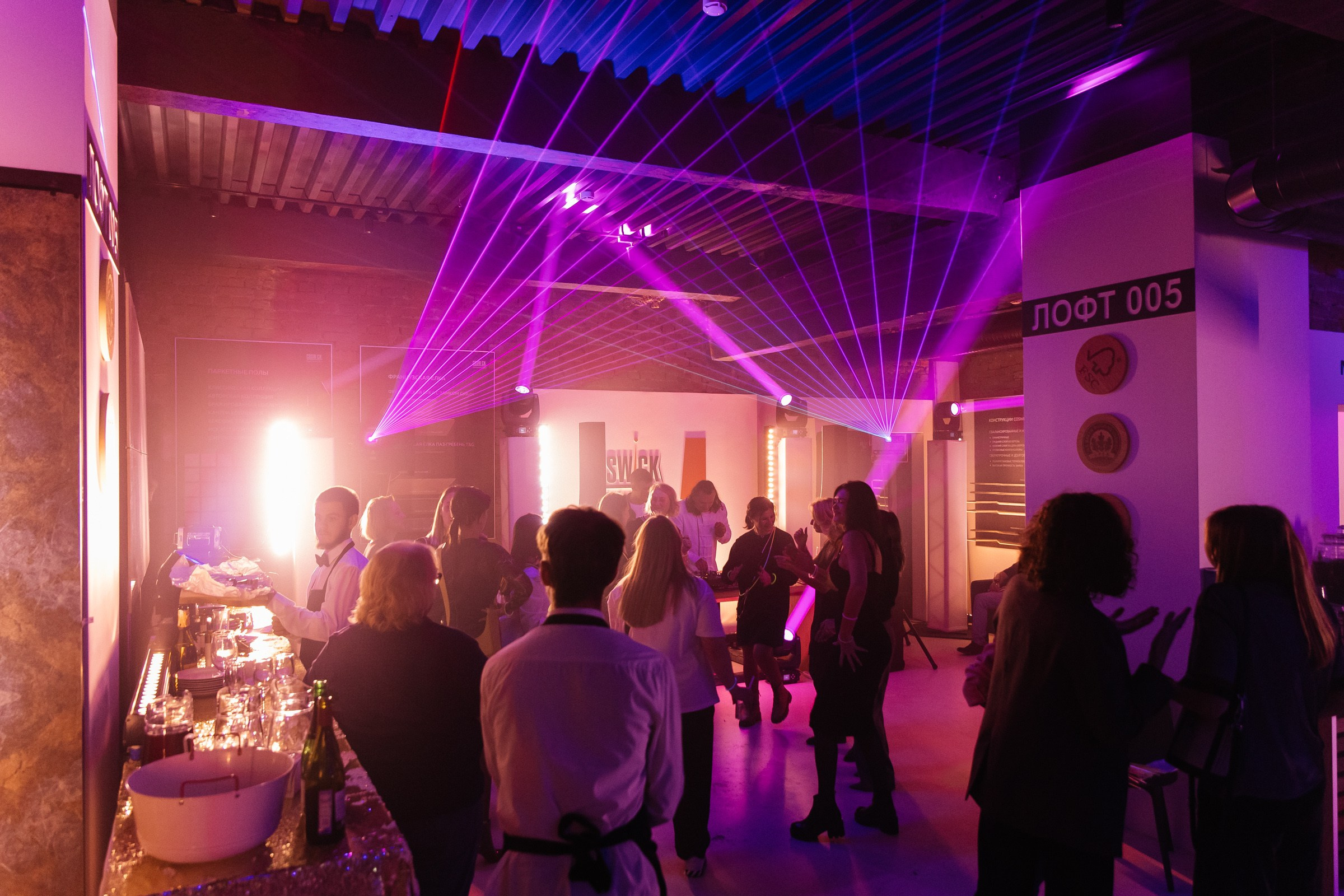 Вечеринка в Coswick. Свадебный и репортажный фотограф в Новосибирске Федор Гладков