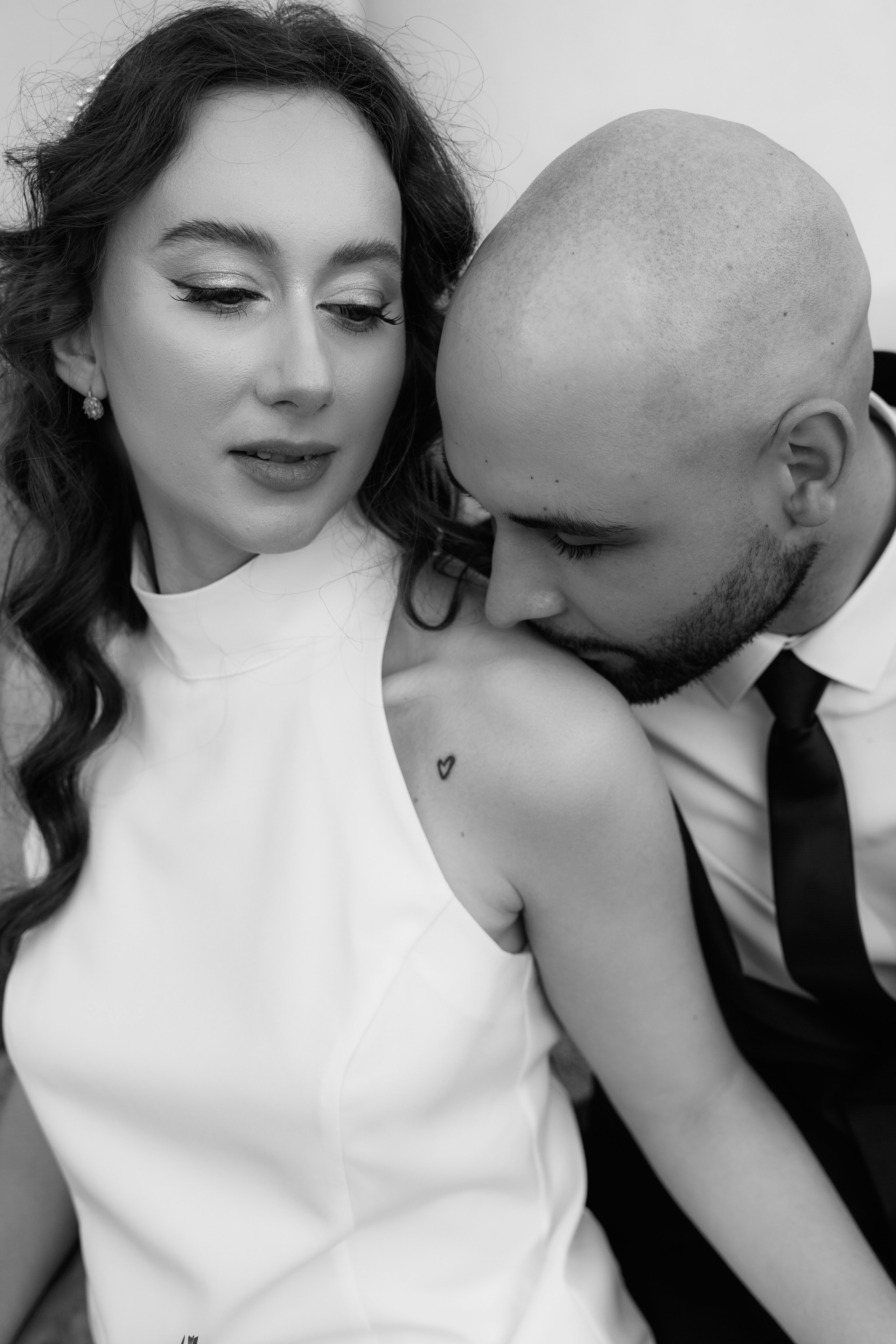 Любовь на фоне старого аэропорта. Ваш семейный фотограф в Минске — Вика Трегубова