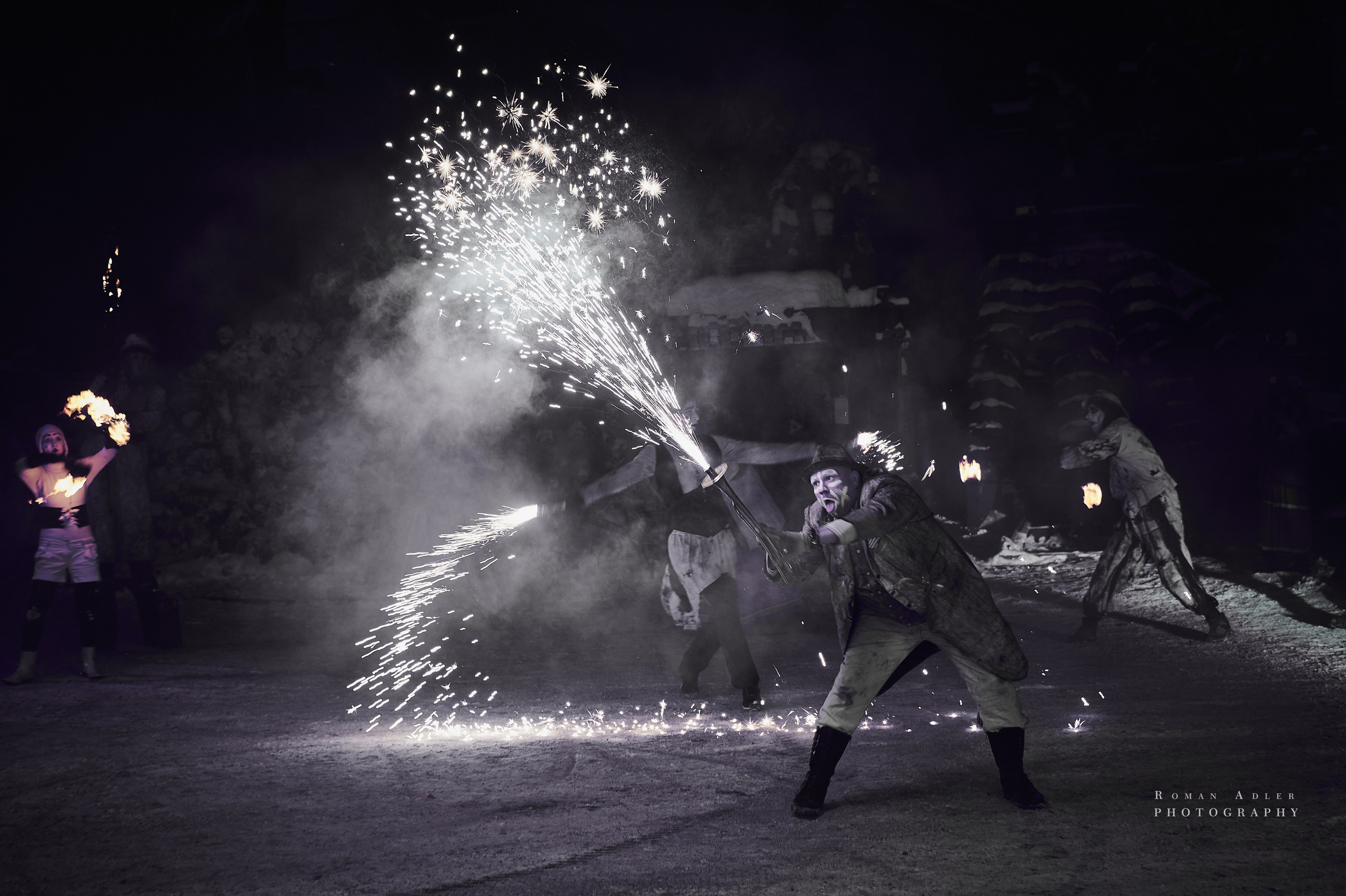 Новогодняя сказка от Ночных волков. Фотограф Роман Адлер