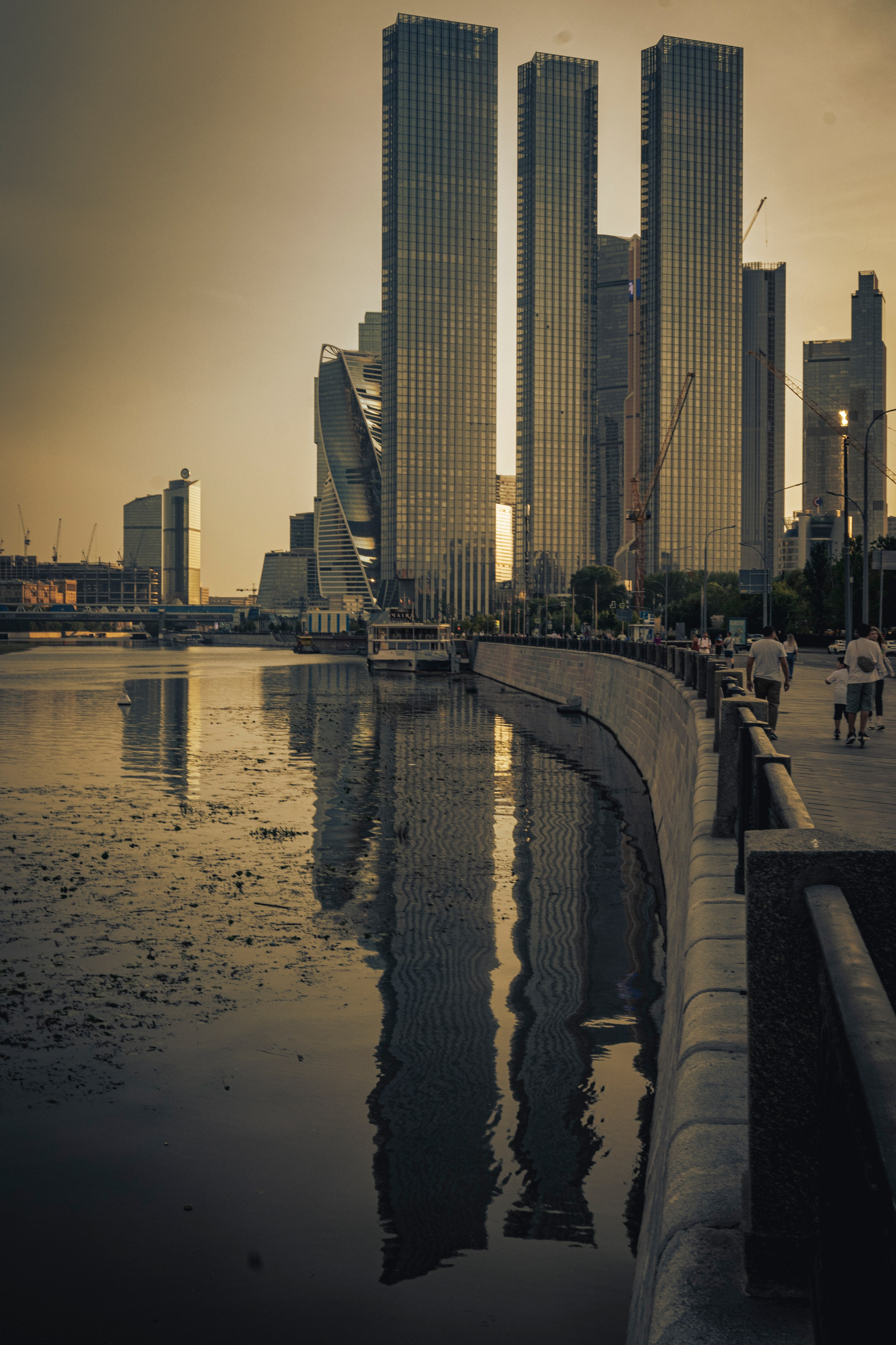 Фотопрогулка. Москва. Июль 2023. Фотограф Роман Адлер