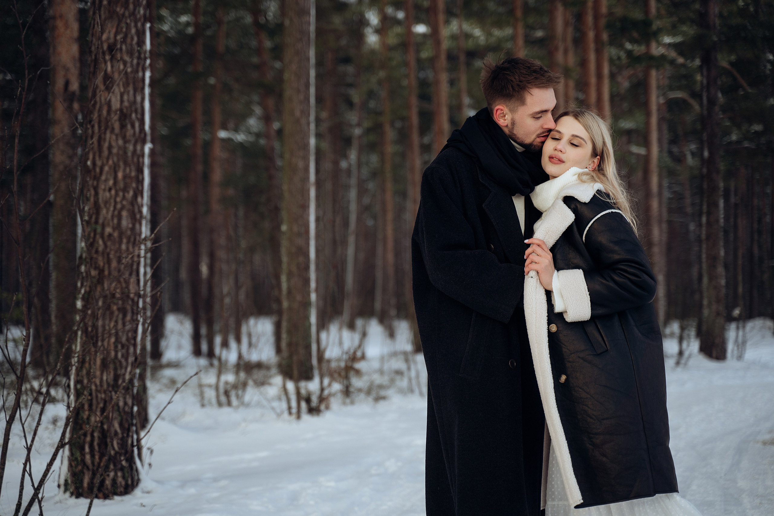 Love Story зимняя прогулка. Свадебный фотограф