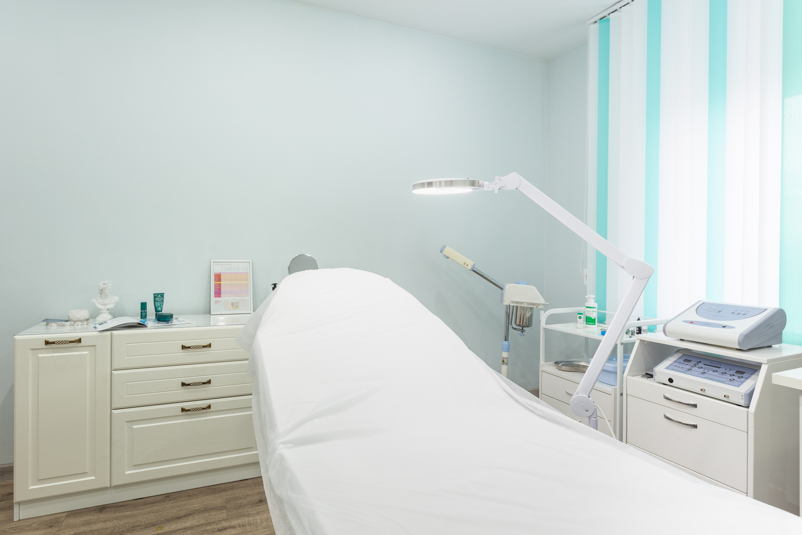 Косметолог Светлана Андреева и ее кабинет. Интерьерный фотограф и ретушер в Красноярске Денис Антропов