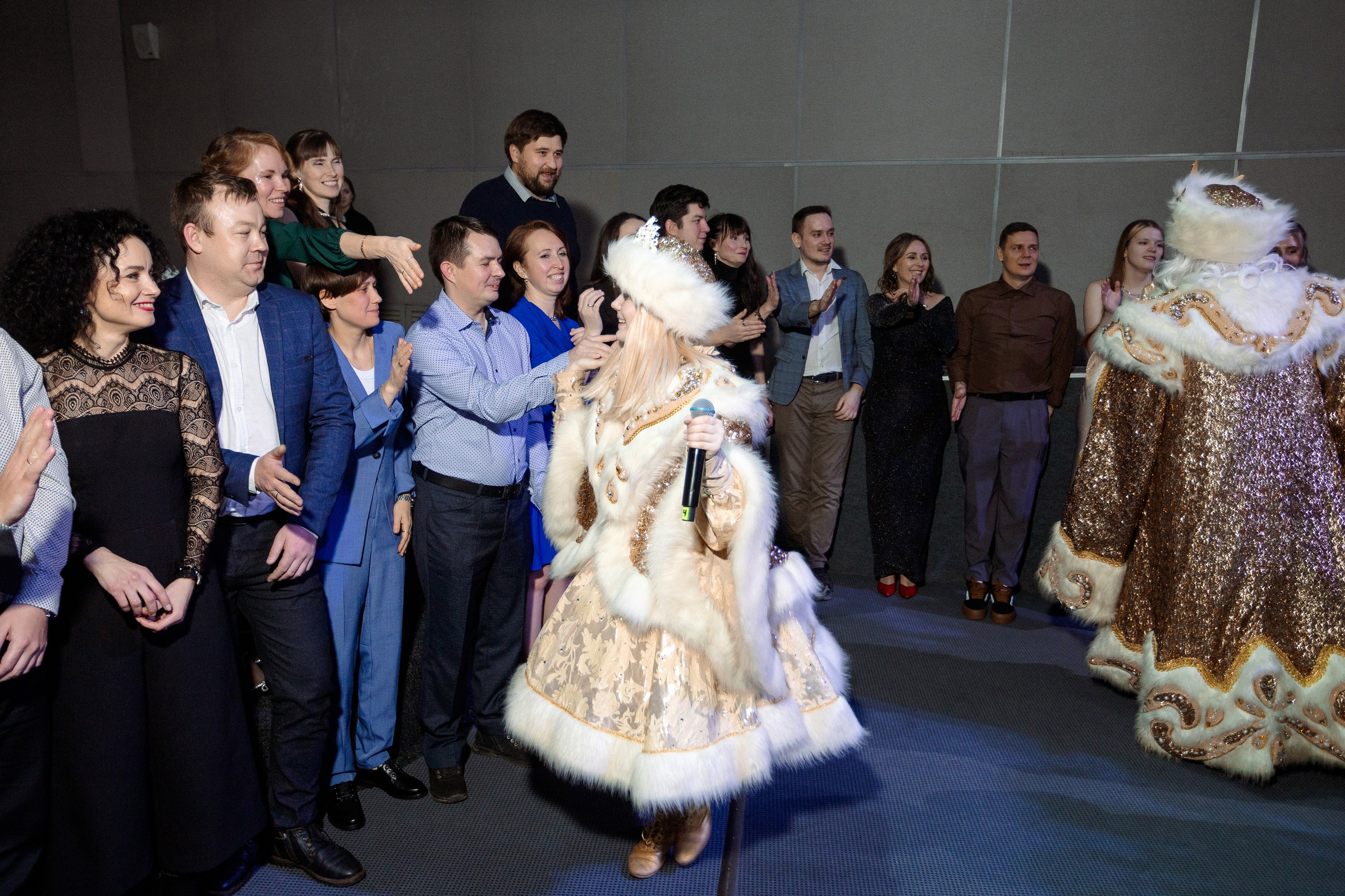 РЕПОРТАЖ: НОВЫЙ ГОД В ДК МЕТАЛЛУРГ. Профессиональный фотограф в Ижевске Леша Петров