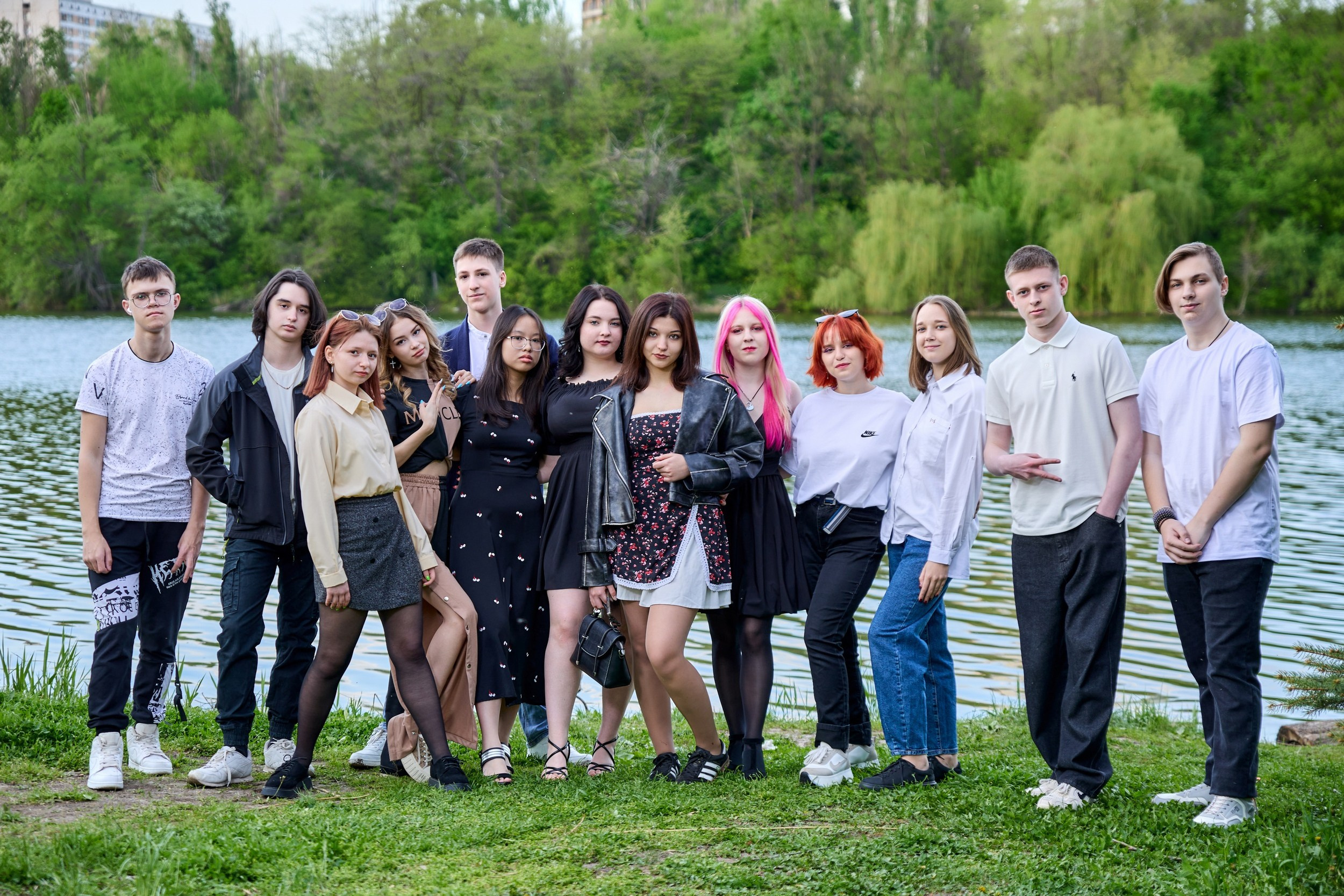 ШКОЛЬНИКИ. НАБЕРЕЖНАЯ. Фотограф Татаринов Андрей (Донецк / Макеевка)