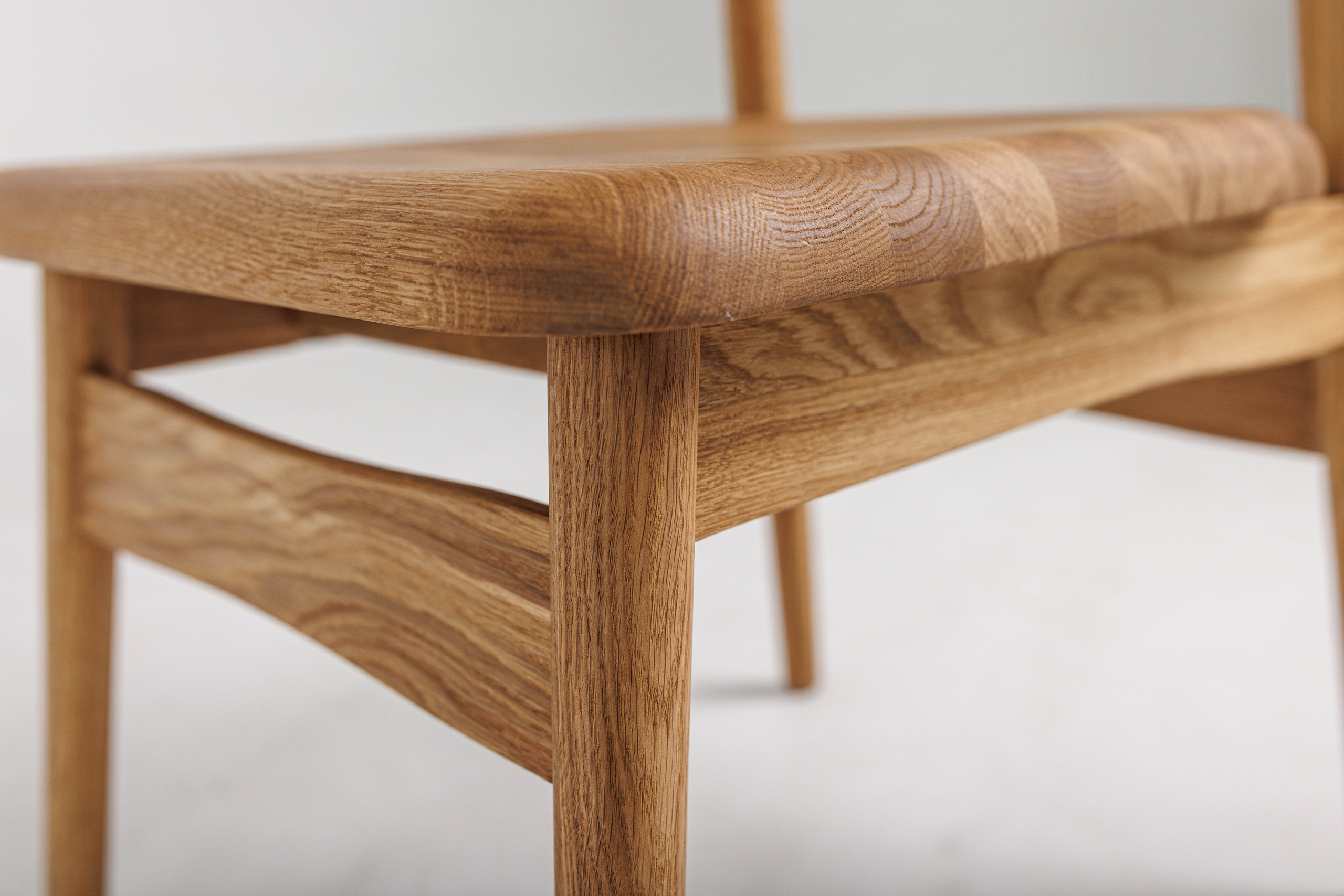 Артур и его стулья. Фотограф Балаев Михаил