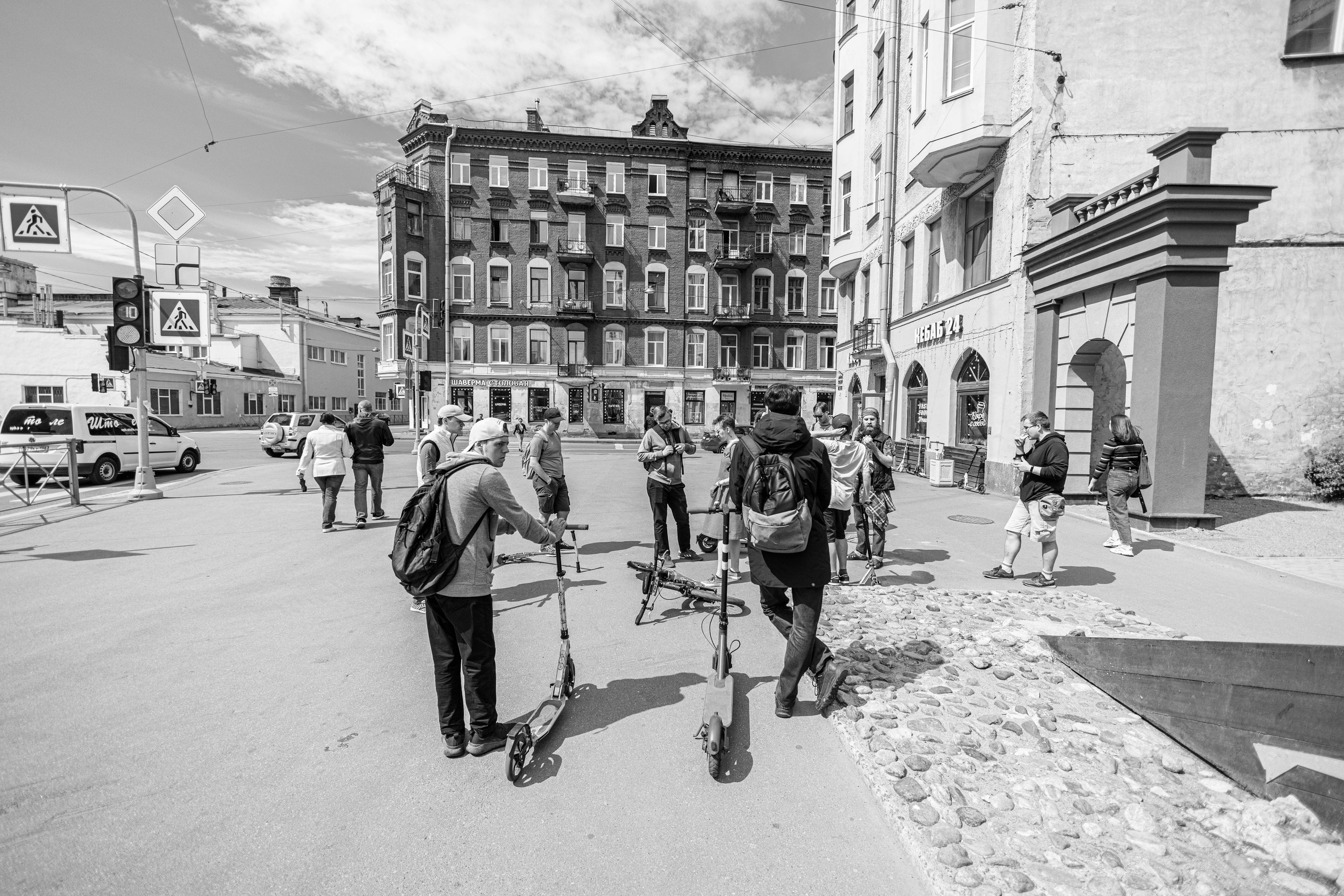 Покатушка с Let's Kick Санкт-Петербург. Городские самокаты. Фотограф Балаев Михаил