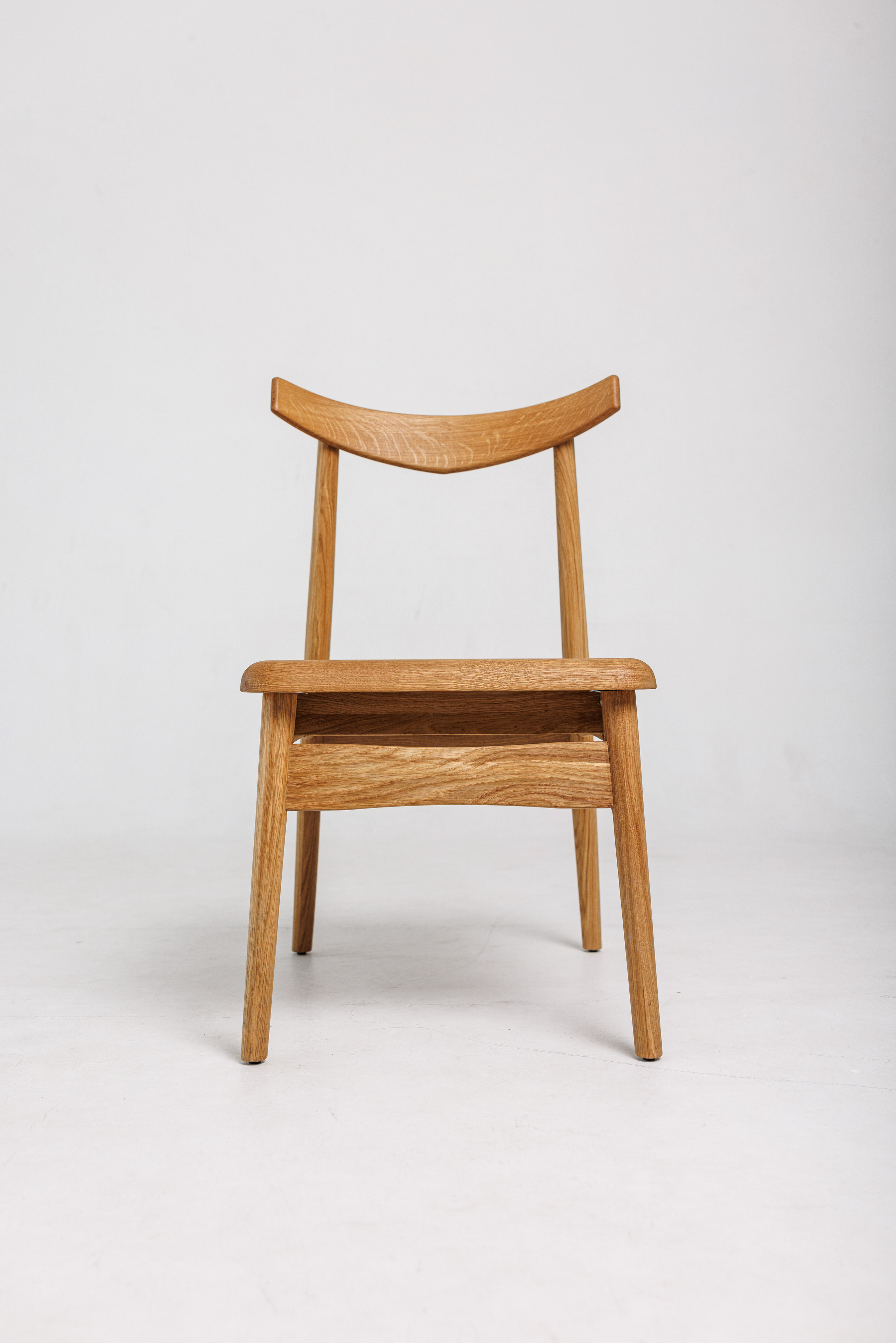 Артур и его стулья. Фотограф Балаев Михаил