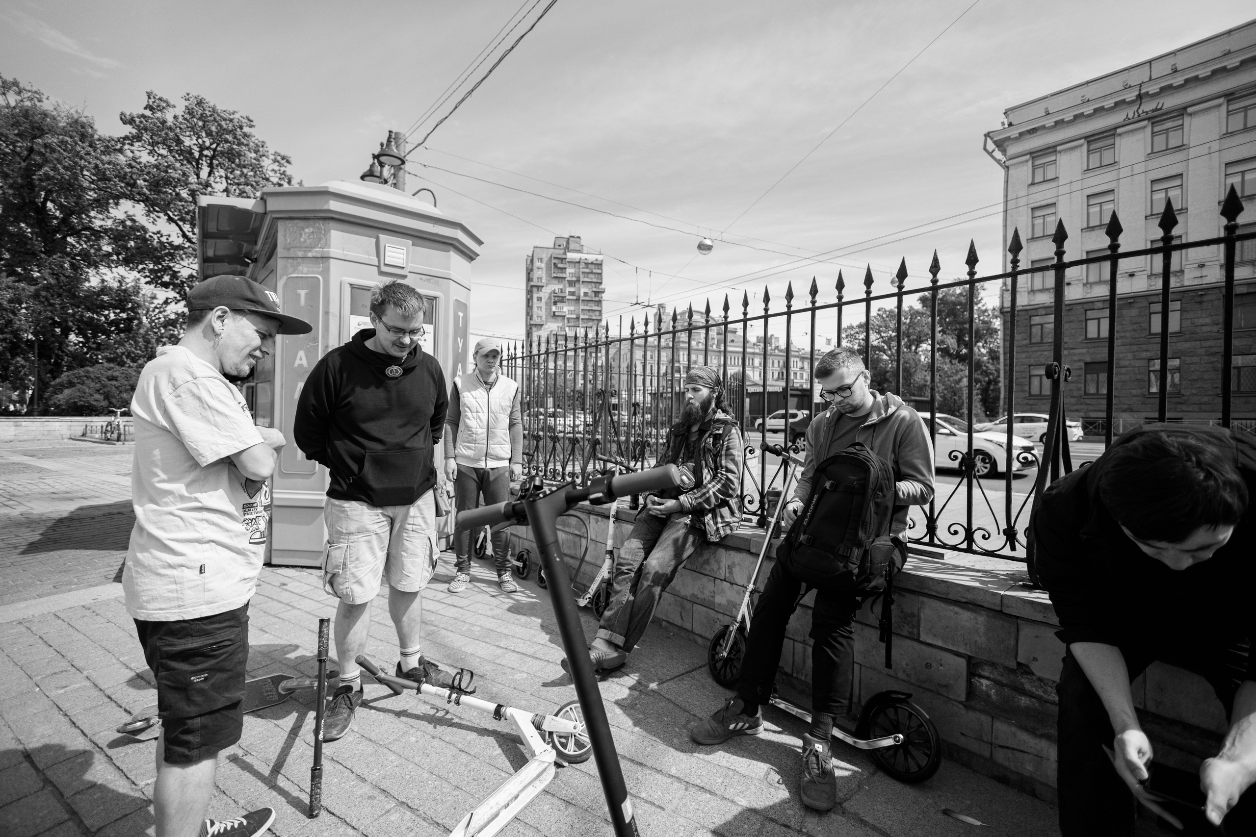 Покатушка с Let's Kick Санкт-Петербург. Городские самокаты. Фотограф Балаев Михаил