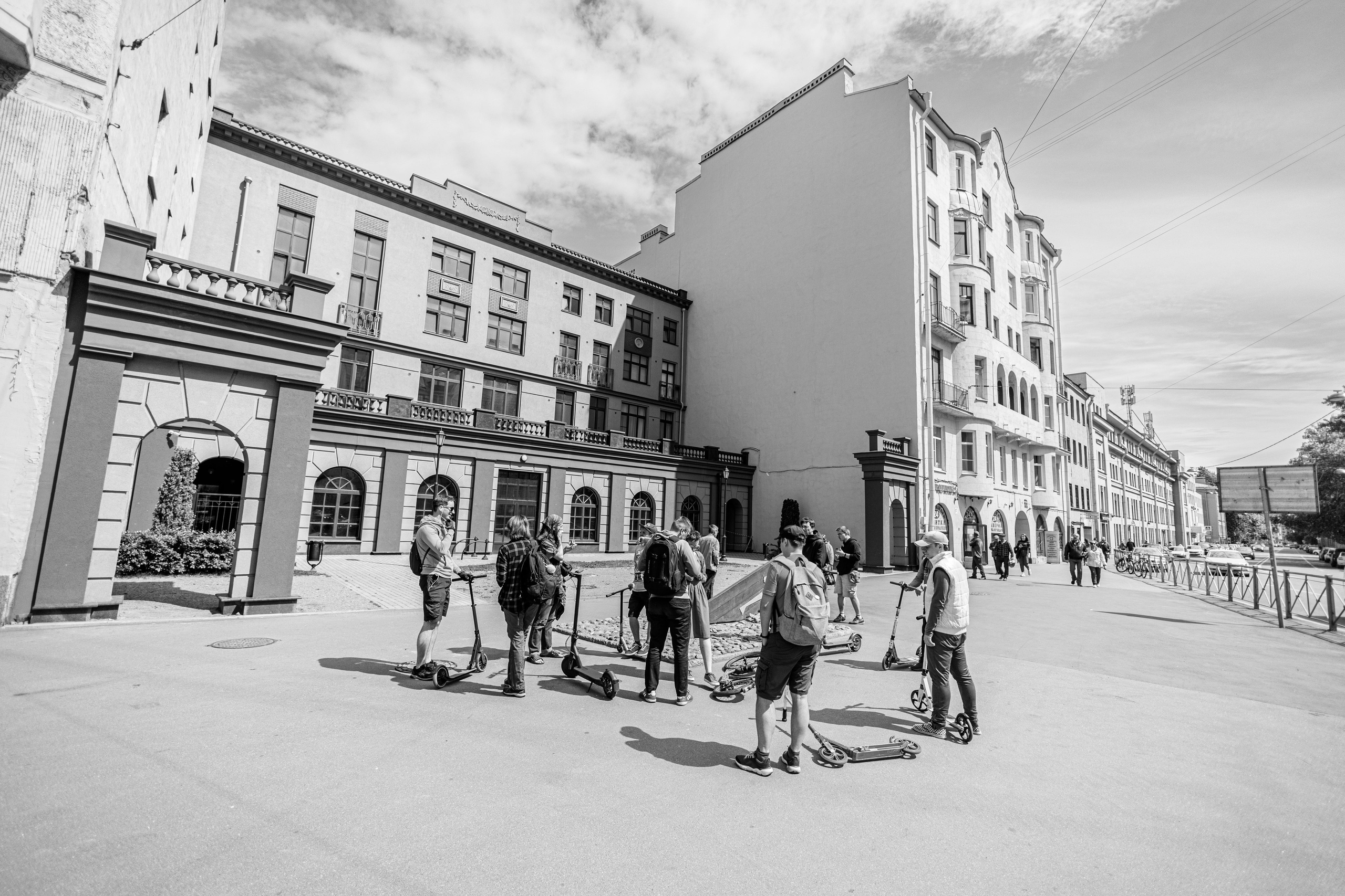 Покатушка с Let's Kick Санкт-Петербург. Городские самокаты. Фотограф Балаев Михаил