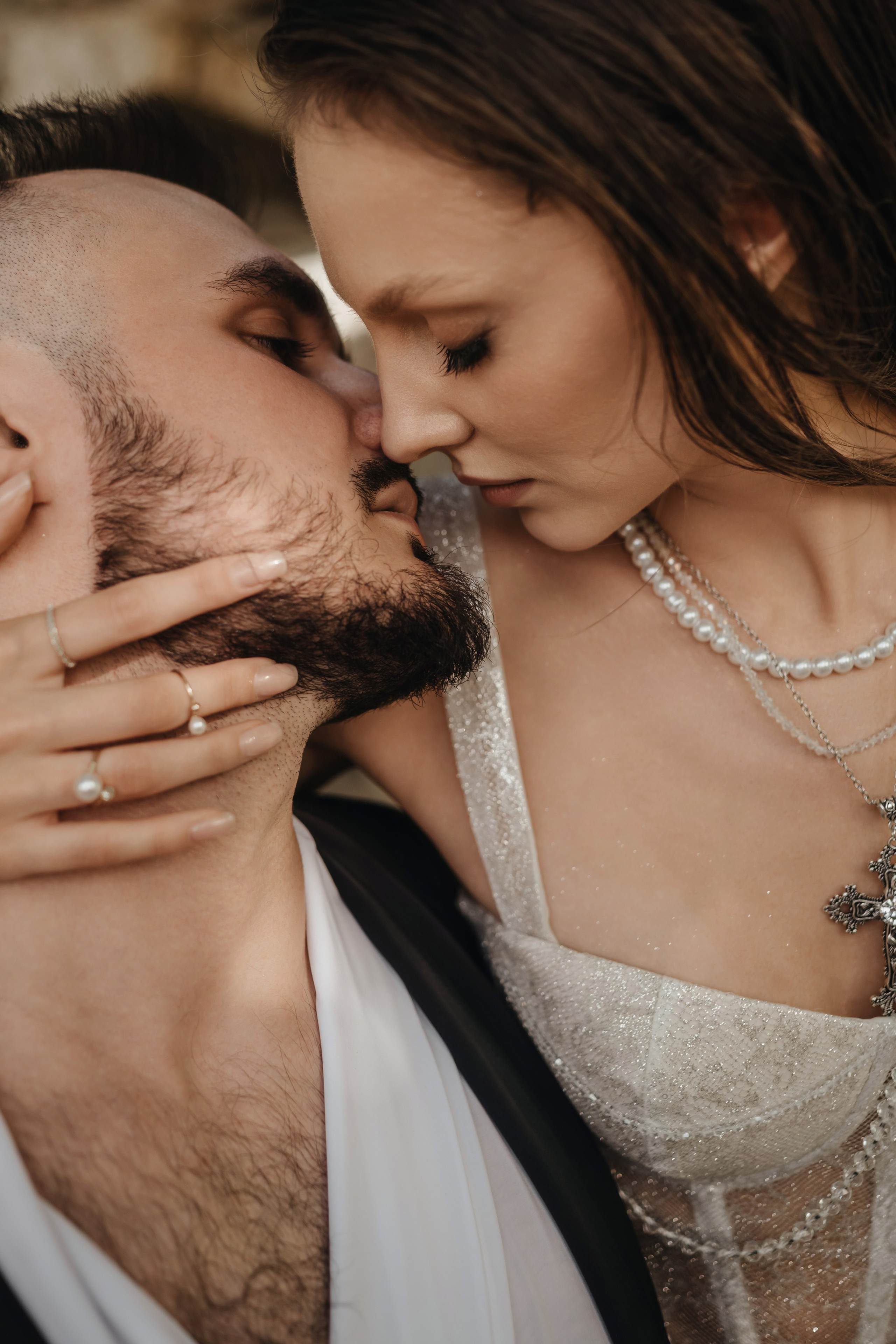 Свадебная фотосессия в старинном заброшенном храме в Крыму Гладиолусы. Свадебный и семейный фотограф и видеограф, Крым, Москва, Санкт -Петербург