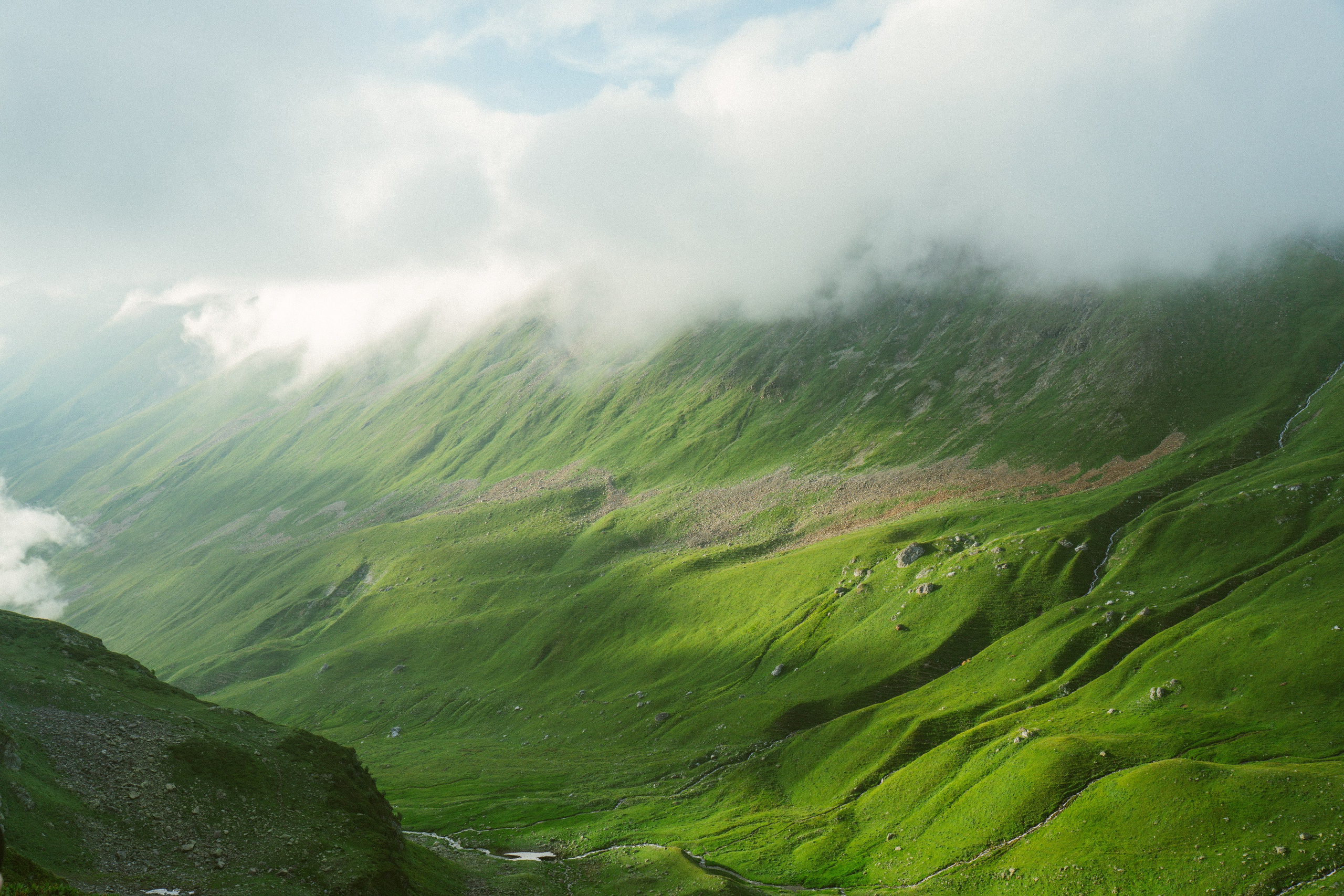 Фотосессии в путешествии. Фотограф с пленочным оттенком в Пятигорске| Necultured