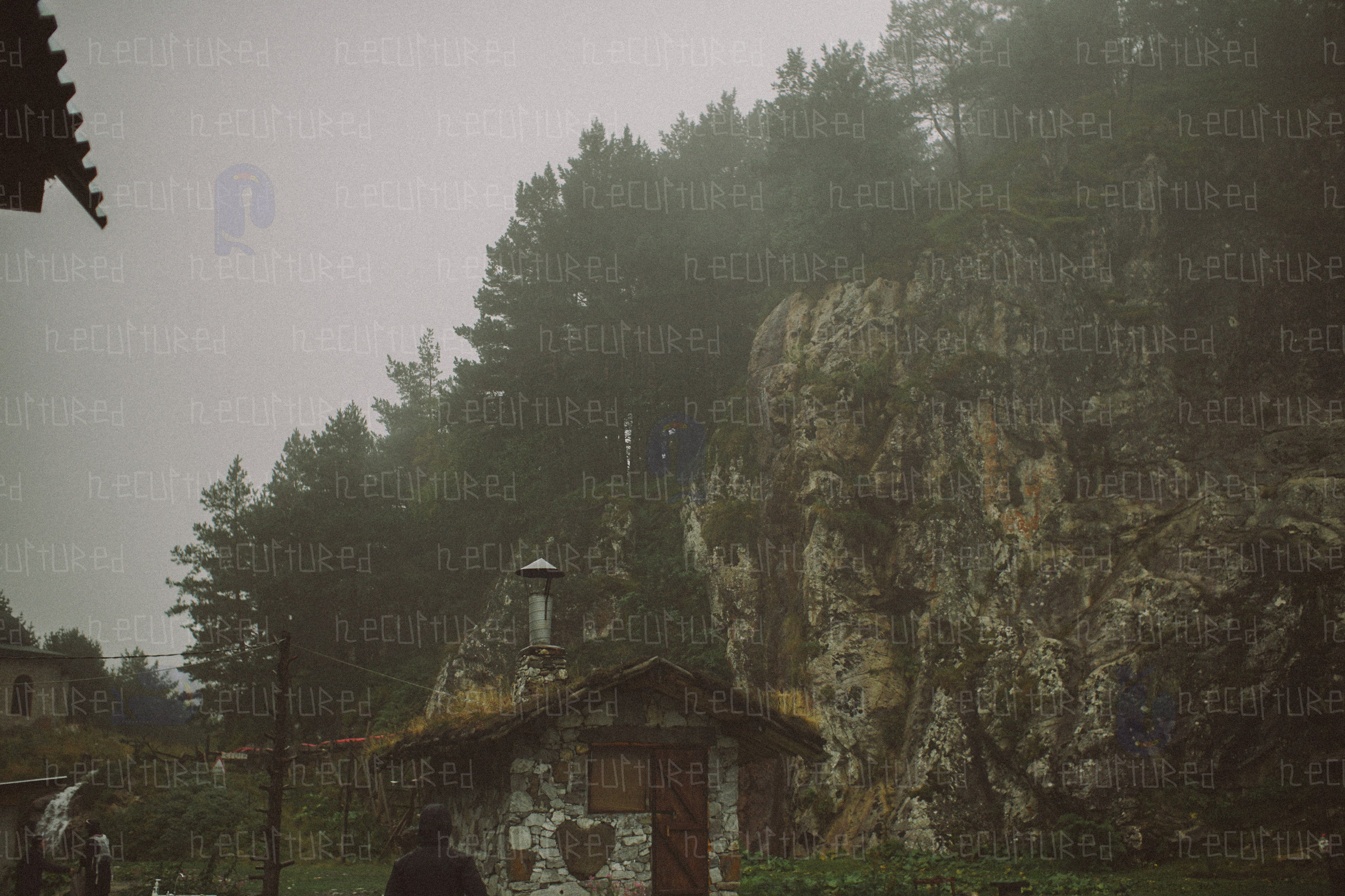 Фотосессии в путешествии. Фотограф с пленочным оттенком в Пятигорске| Necultured