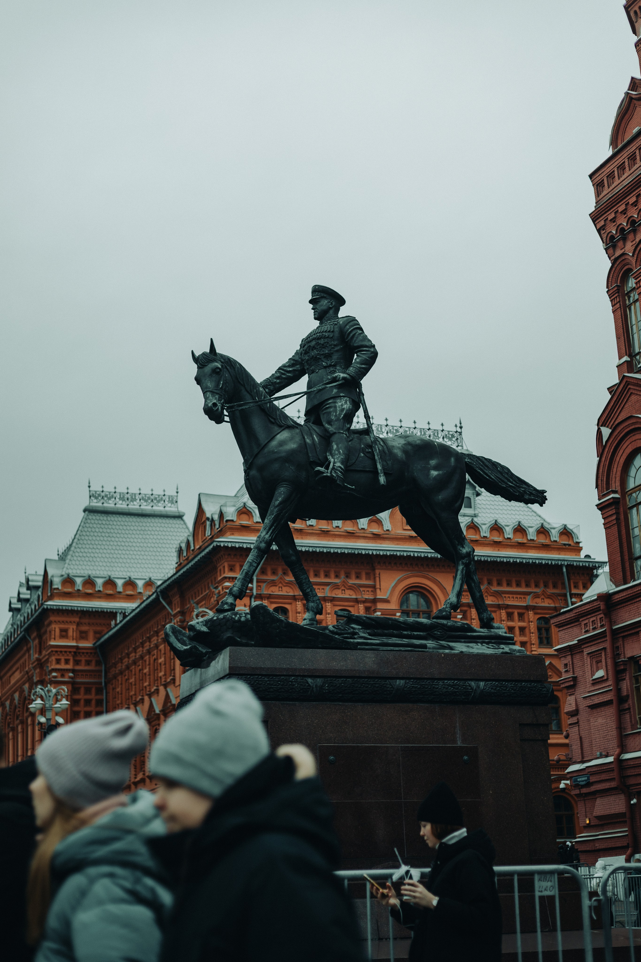 Стрит фотография Москва, Россия. Mood цвета, обработка, уроки, пресеты