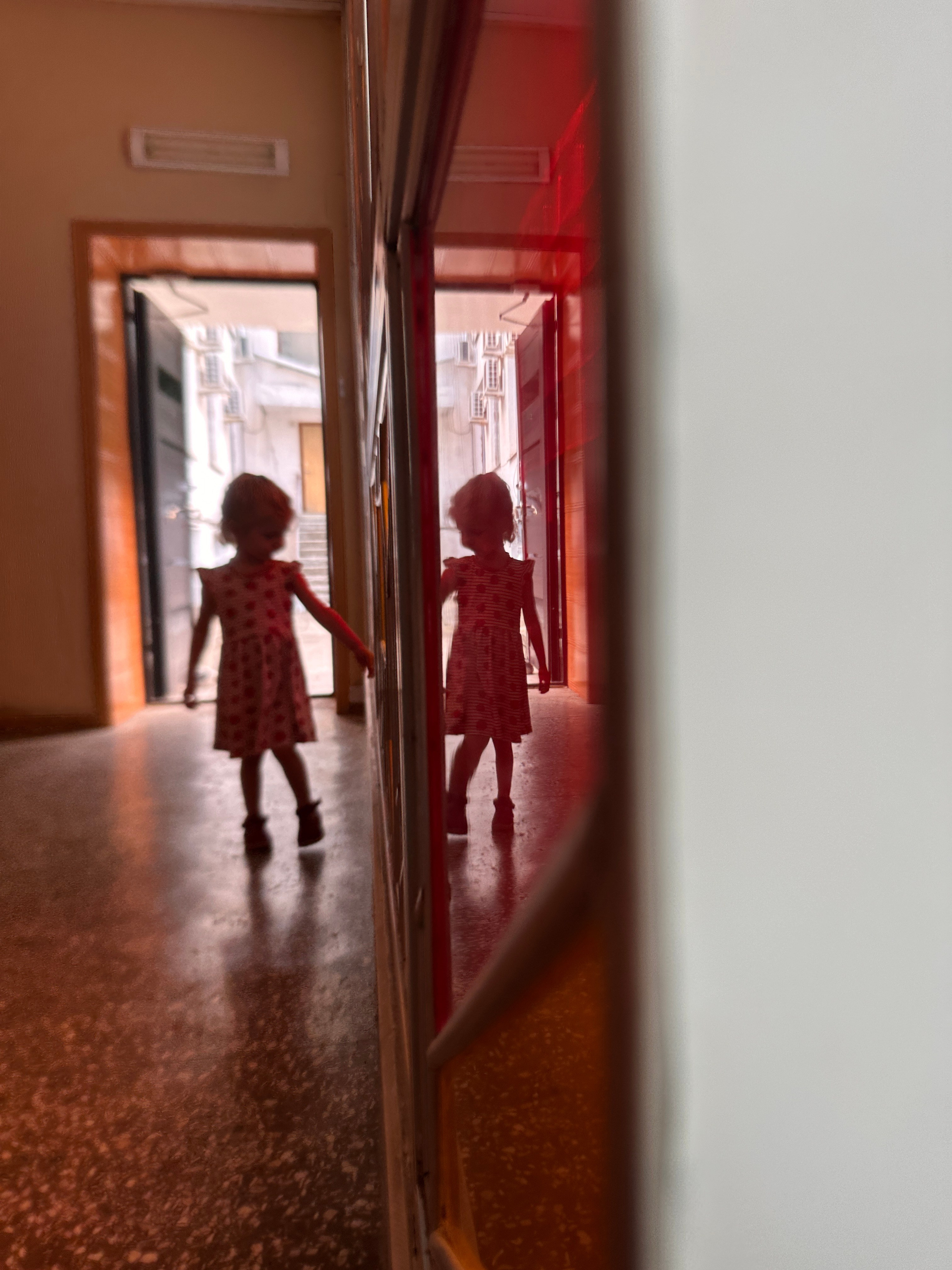 Дети. Смотри, красота!