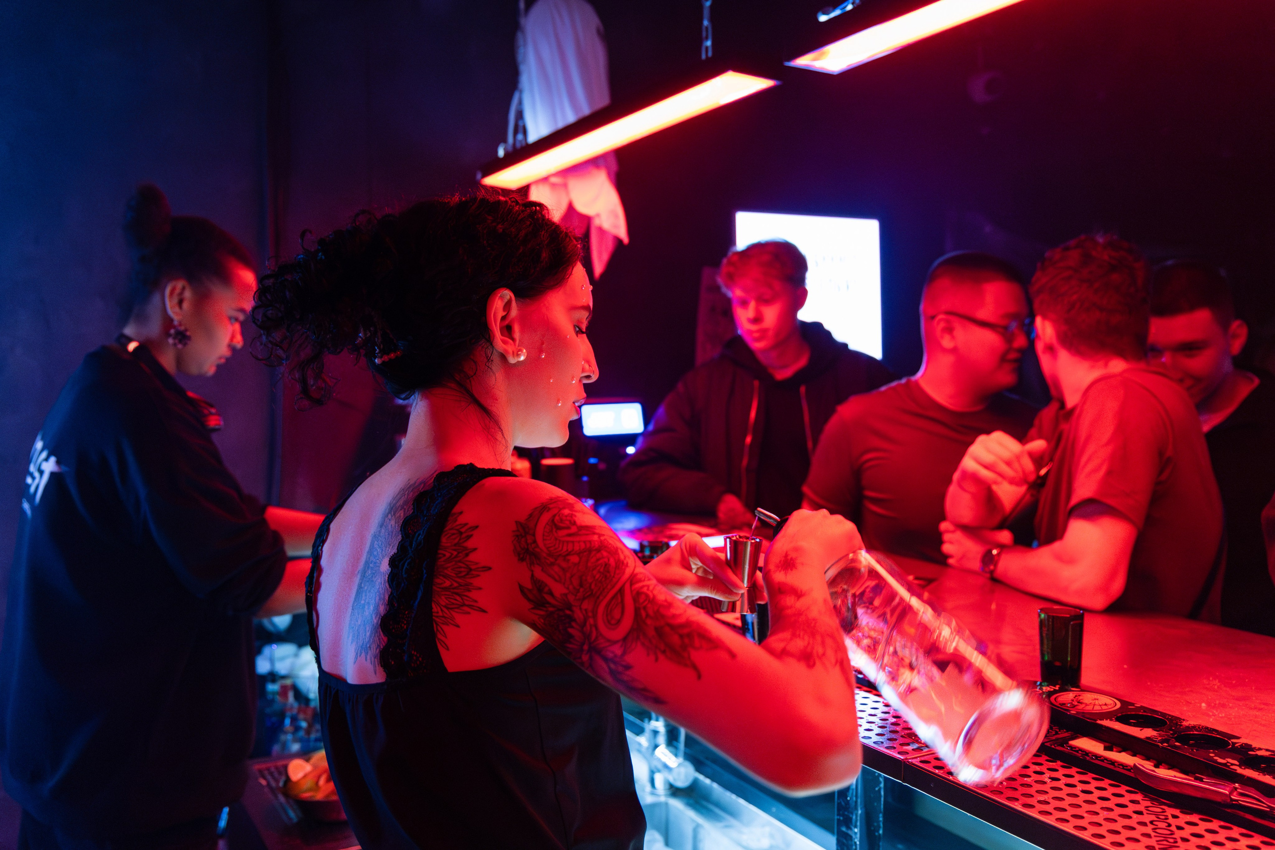 ВЫШКА WAVE — HALLOWEEN. Портретный фотограф в Алматы