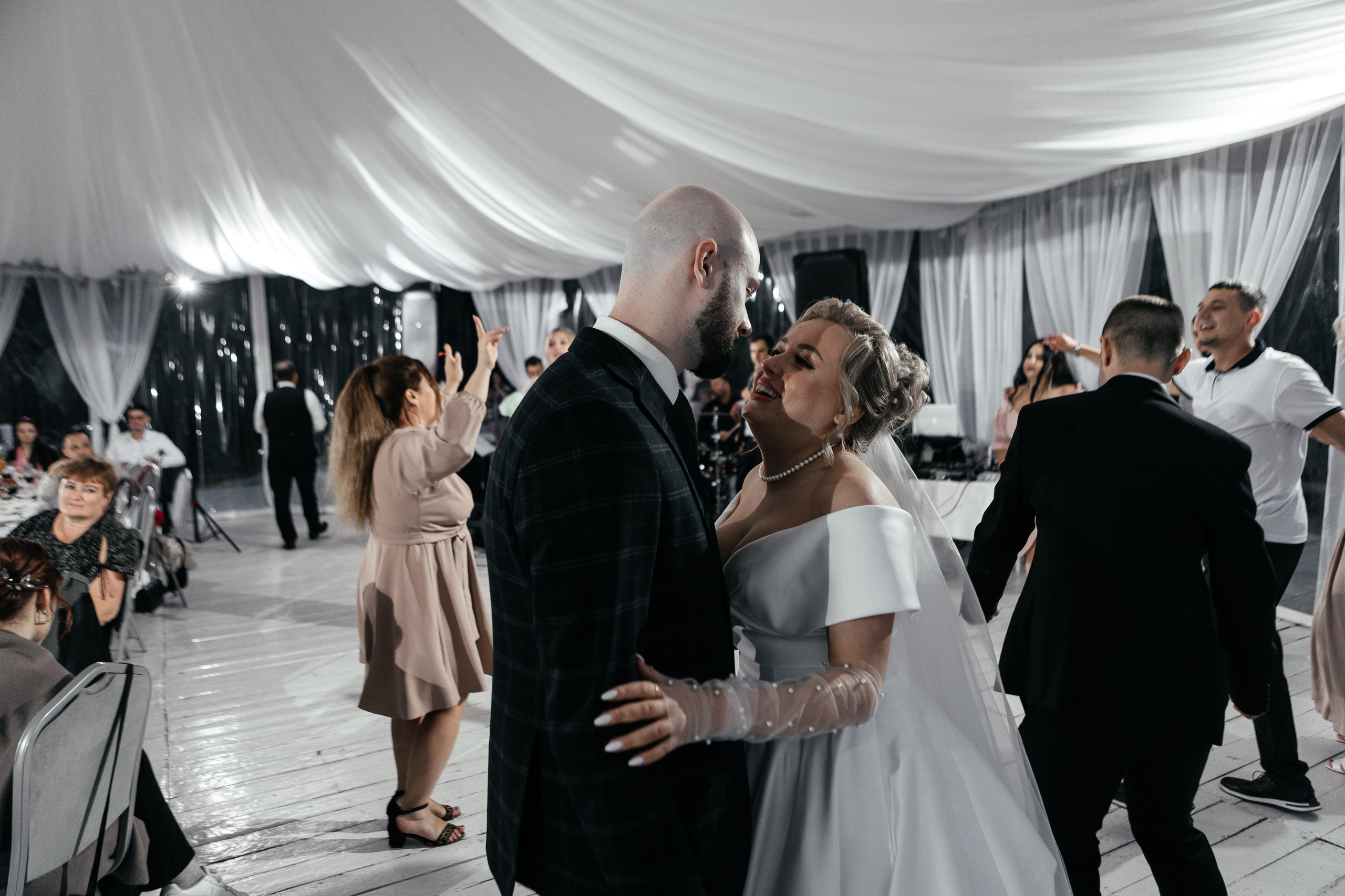 Свадебный фотограф Уфа — Руслан ГабдлисламовЖивые эмоции, красивые кадры, воспоминания на всю жизнь.Работаю по всей Республике Башкортоста. Свадебный фотограф Уфа Руслан Габдлисламов