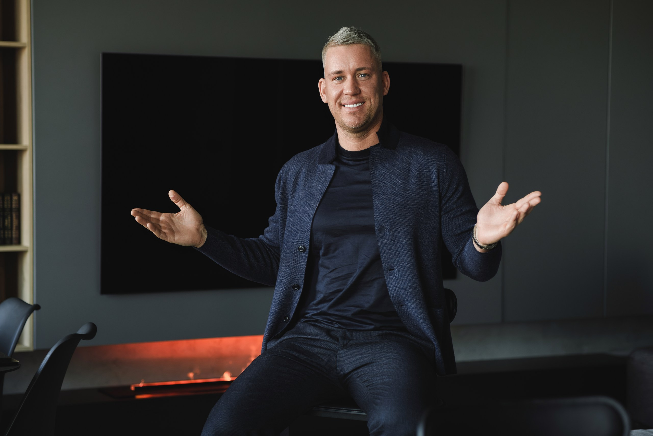 Иван Петров, дизайнер интерьеров (в квартире). Интерьерный фотограф и видеограф в Санкт-Петербурге Вадим Балбашевский