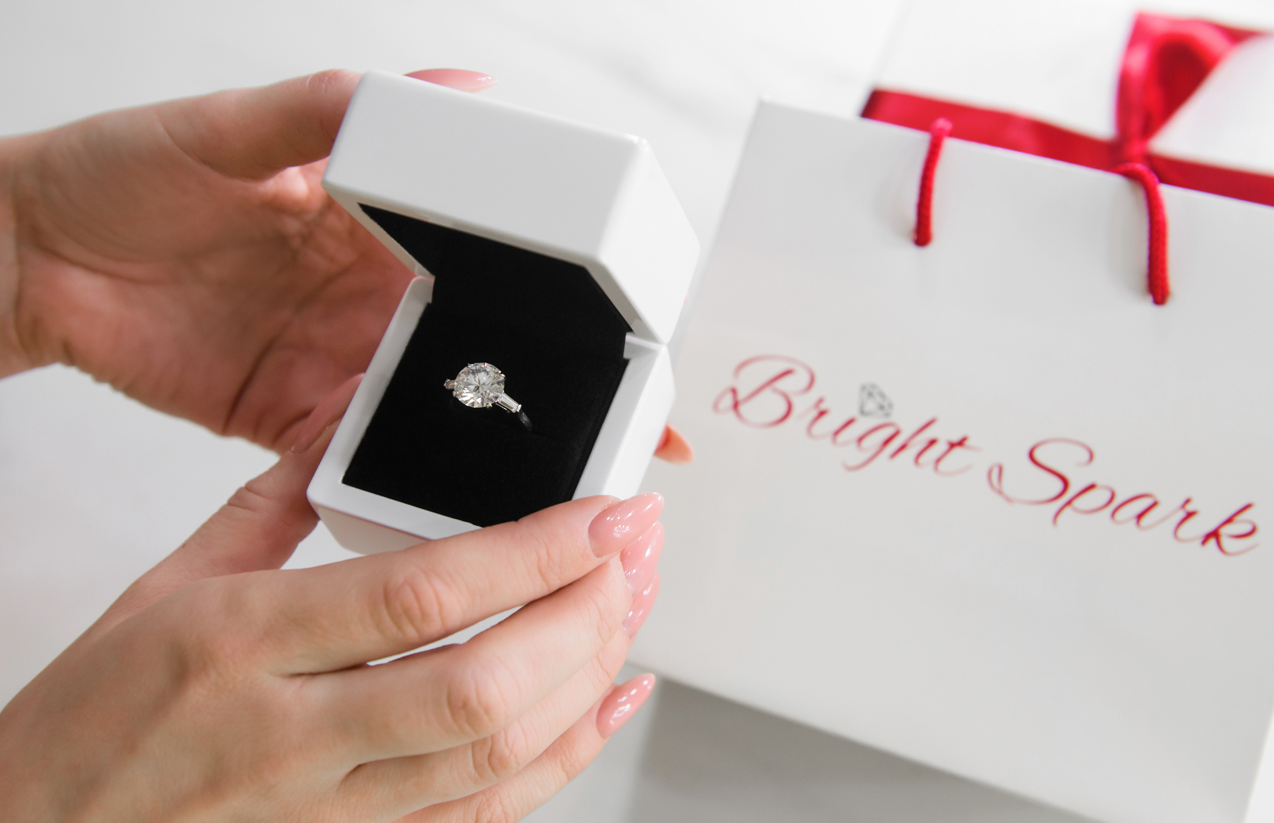 Ювелирные украшения Bright Spark. Реклама. Профессиональный фотограф Ольга Терехова СПБ Батуми