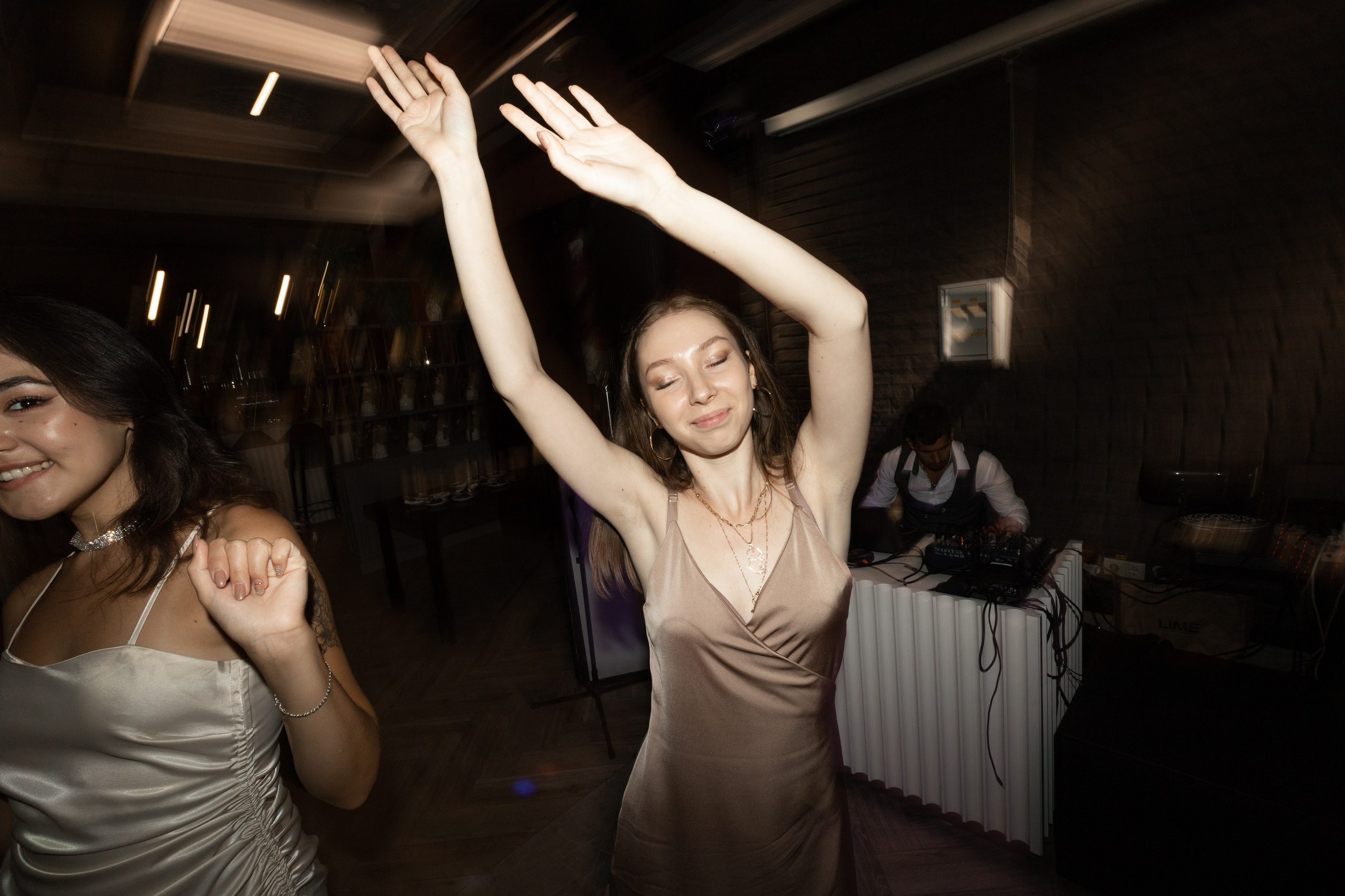 Свадебный фотограф Уфа — Руслан ГабдлисламовЖивые эмоции, красивые кадры, воспоминания на всю жизнь.Работаю по всей Республике Башкортоста. Свадебный фотограф Уфа Руслан Габдлисламов