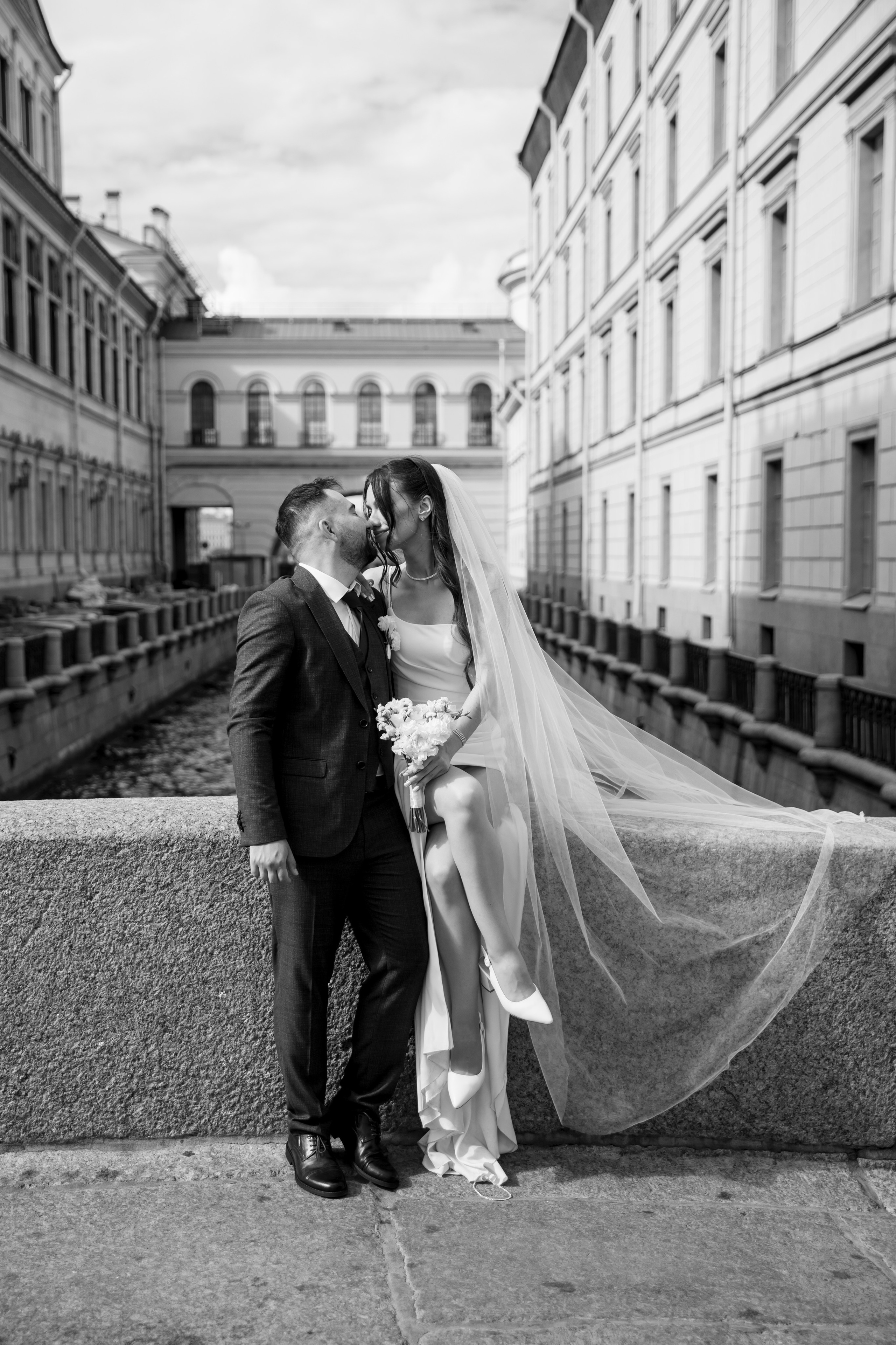 Анна и Александр / Прогулка + ЗАГС. Свадебный и семейный фотограф в Москве Диана Левченко