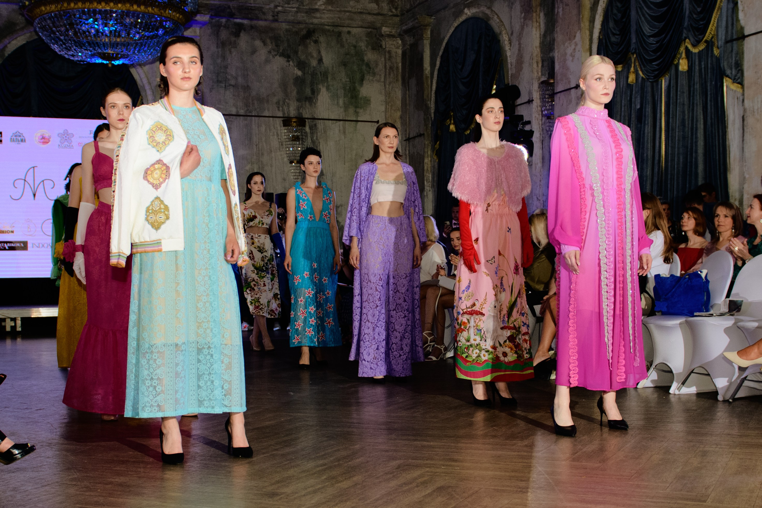 Модный показ «Аллея моды». Организация и проведение фотосъемок в Санкт-Петербурге. Фотограф Смирягин Илья