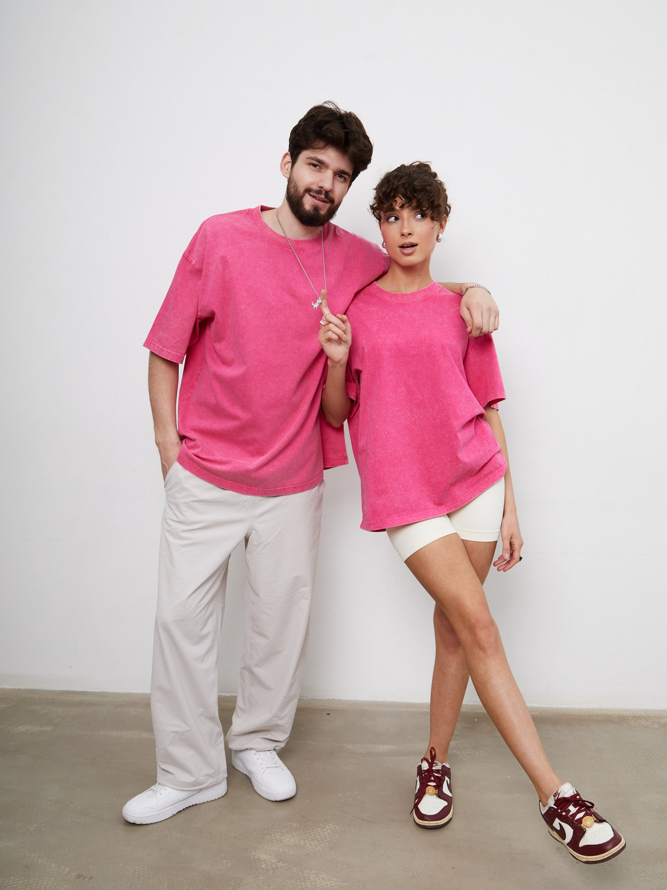 Фотосъемка футболок тай дай Екатеринбург Wildberries ВБ Ozon Озон фотосессия одежды Екб заказать цена фотосъемка товара WB варенки Екб. Фотограф Екатеринбург Анастасия Жерновская | Маркетплейсы и нейрофото