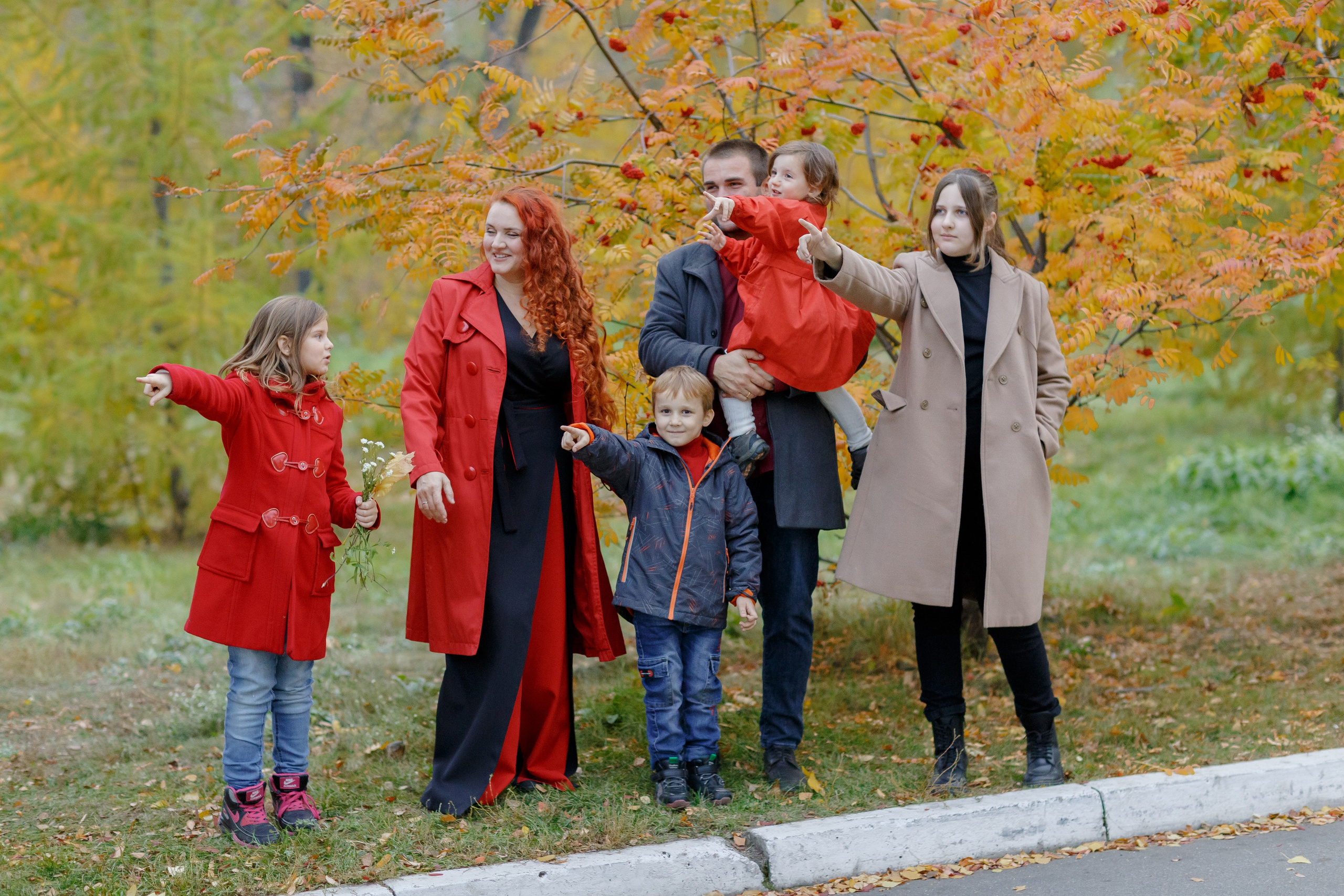 Прогулка в парке. Дмитрий Белим — Семейный фотограф в Омске | Фотосессии для беременных и малышей