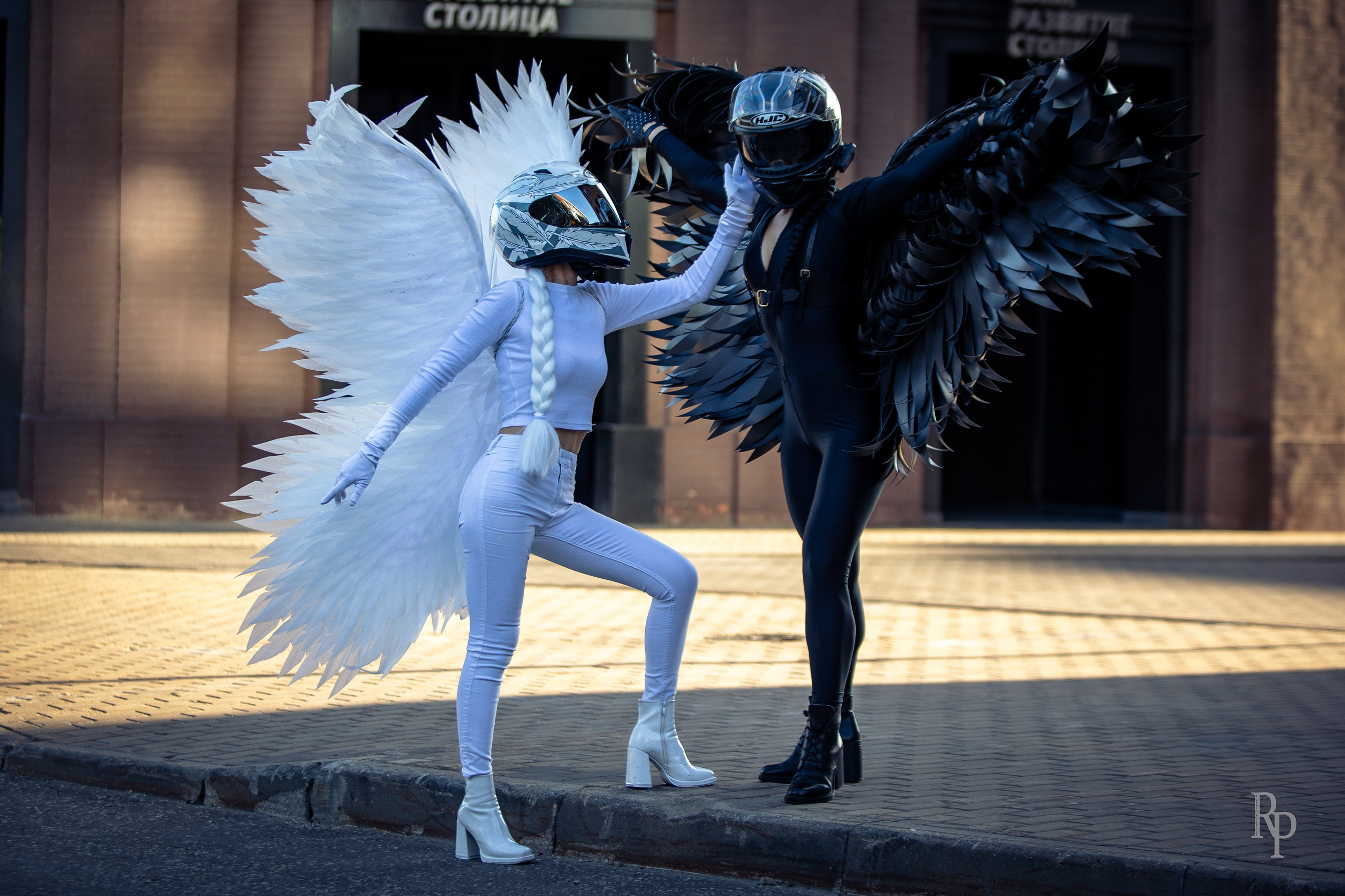 «Angel and demon». Rusty Photographer