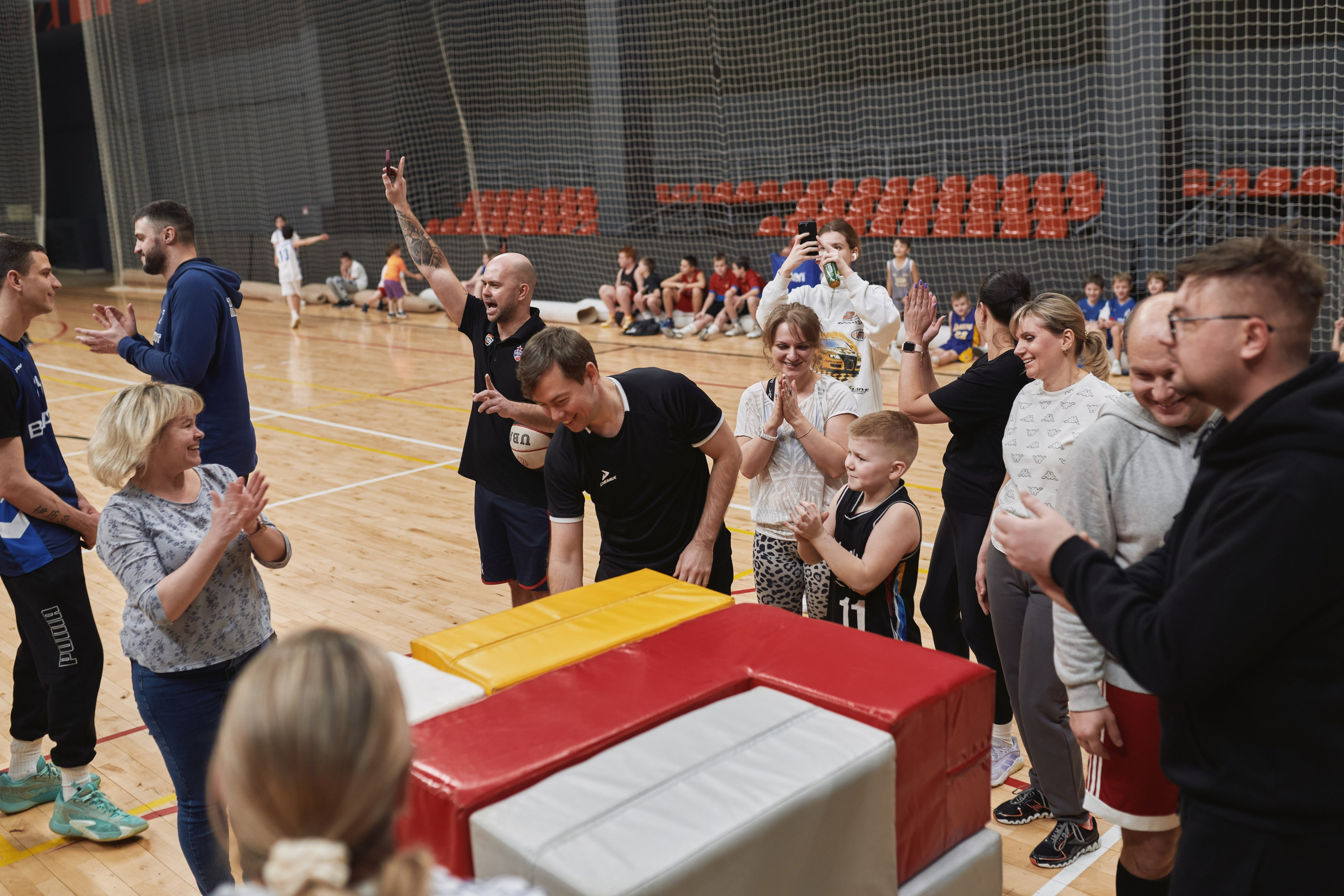 Новогодний баскетбол 2025. Детская лига. Евгений Бреча. Коммерческий и бэкстейдж фотограф в Москве