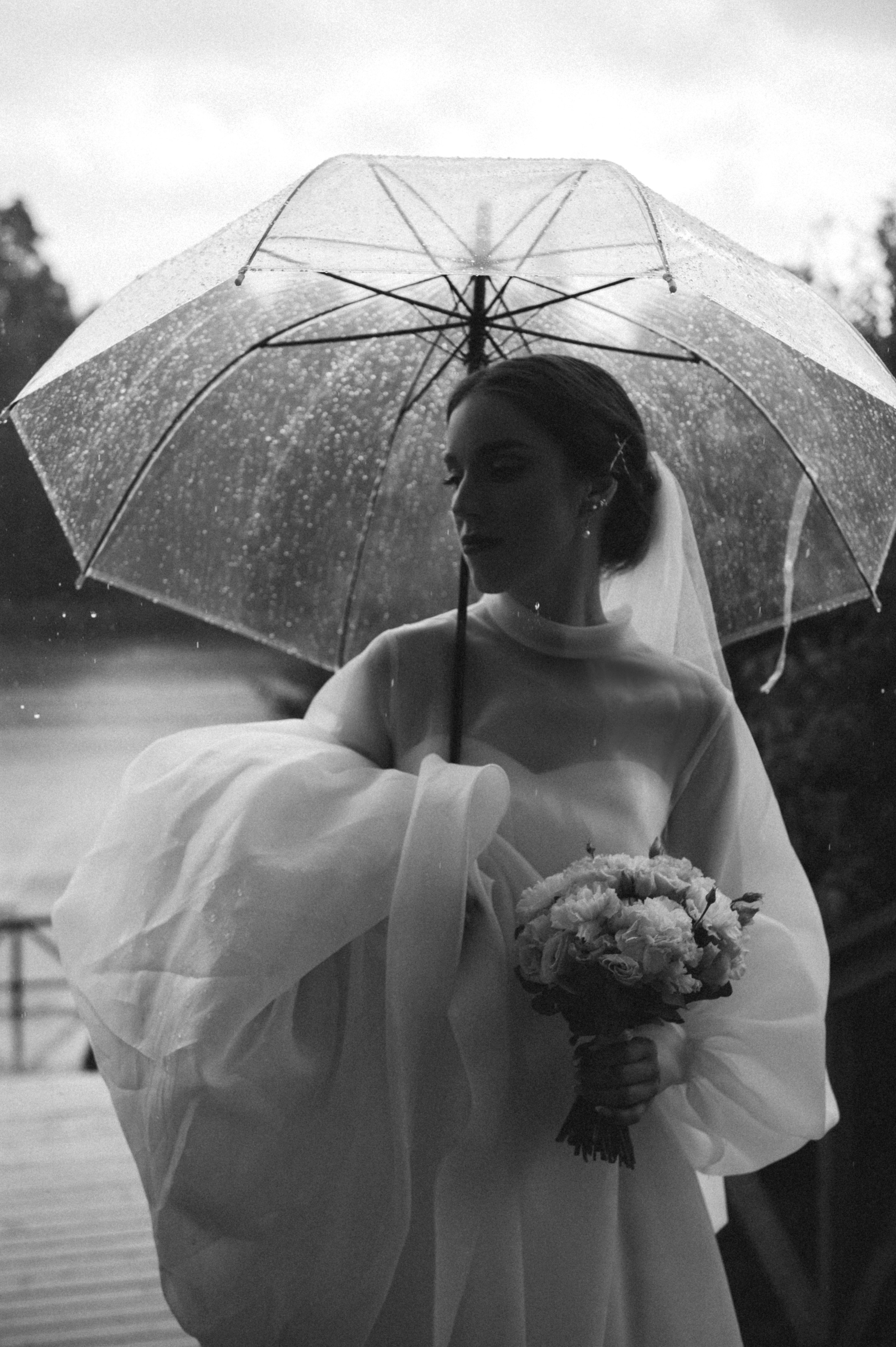 Дождик свадьбе не помеха! Гребнево, Барин. Свадебный и семейный фотограф Виктория Носачёва. Щелково, Москва и МО