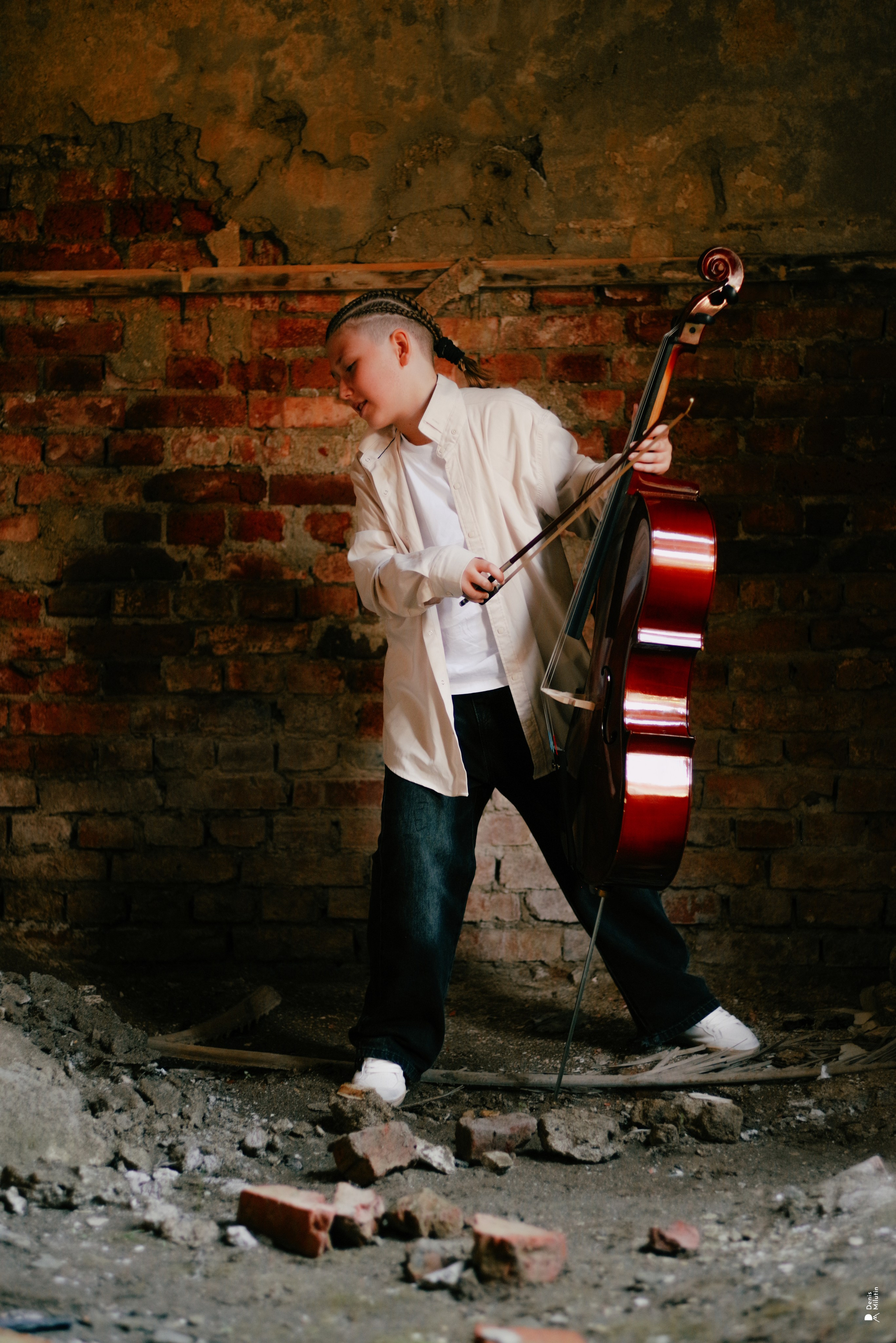 Виолончелист. Портретный фотограф Денис Милютин