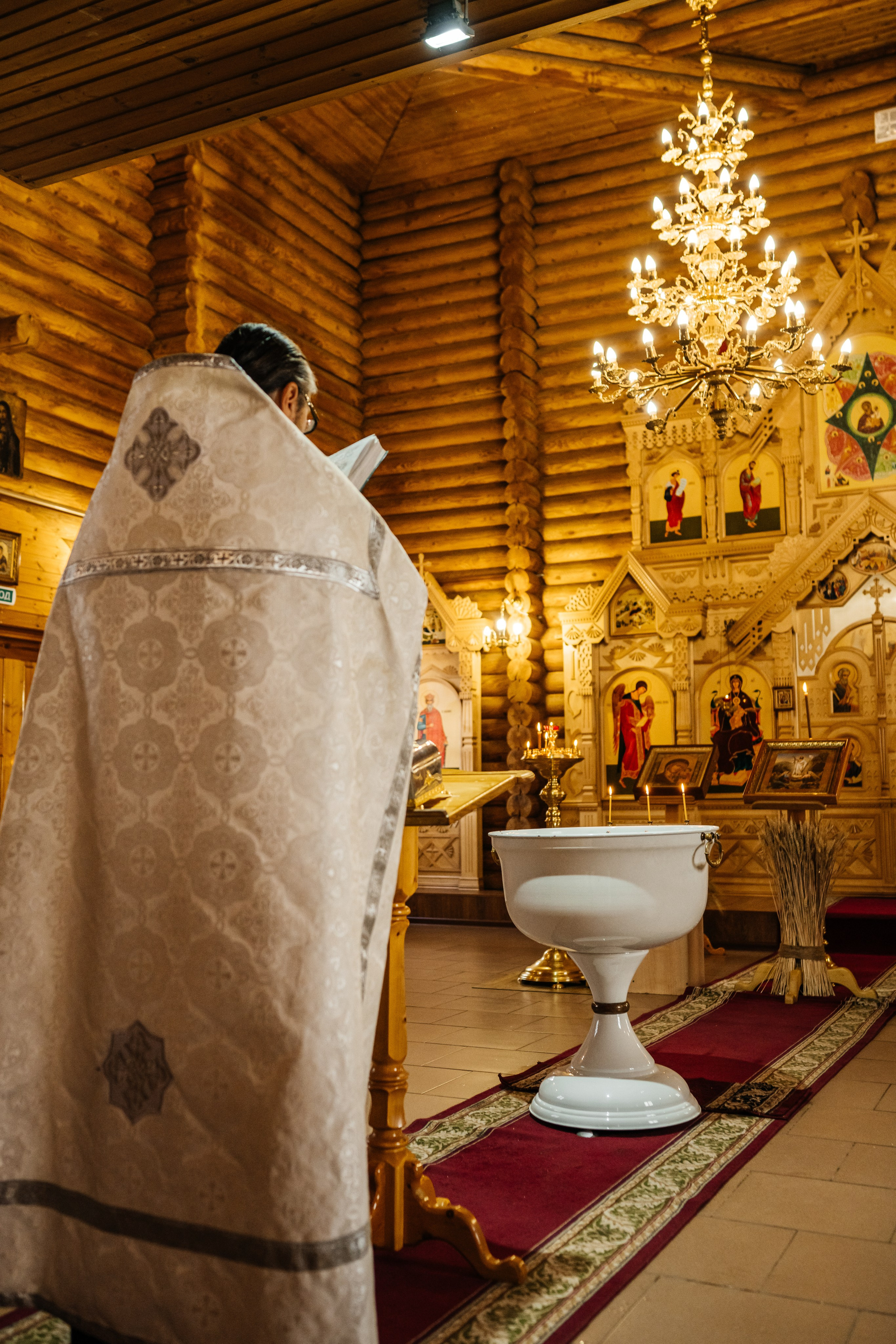 Храм на Ворошилова (деревянная церковь). Фотограф в Каменске-Шахтинском и парке Лога Ольга Сагал