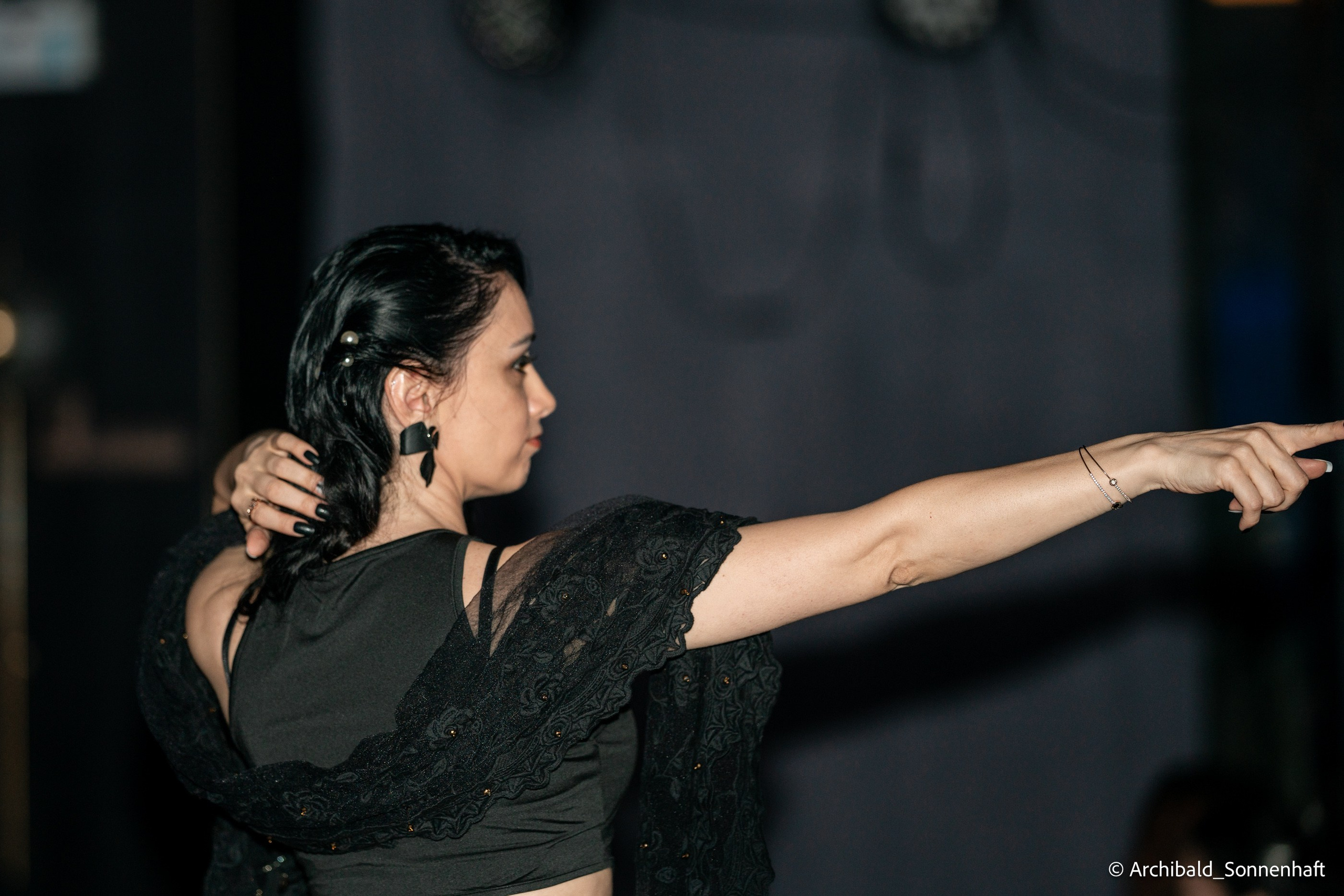 Georgian party. Photographer in Guangzhou, China. Archibald Sonnenhaft