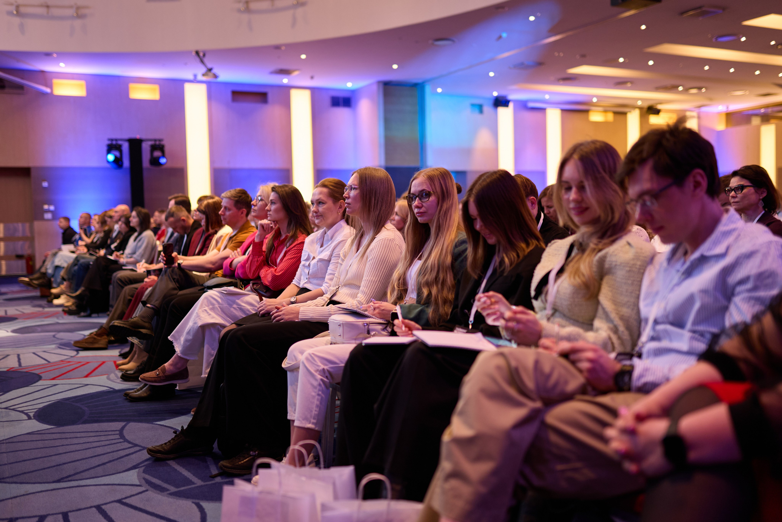Форум «Точки Роста» — Бизнес-форум в СПБ. Репортажный фотограф в Санкт-Петербурге — Федор Борисов | Съемка мероприятий