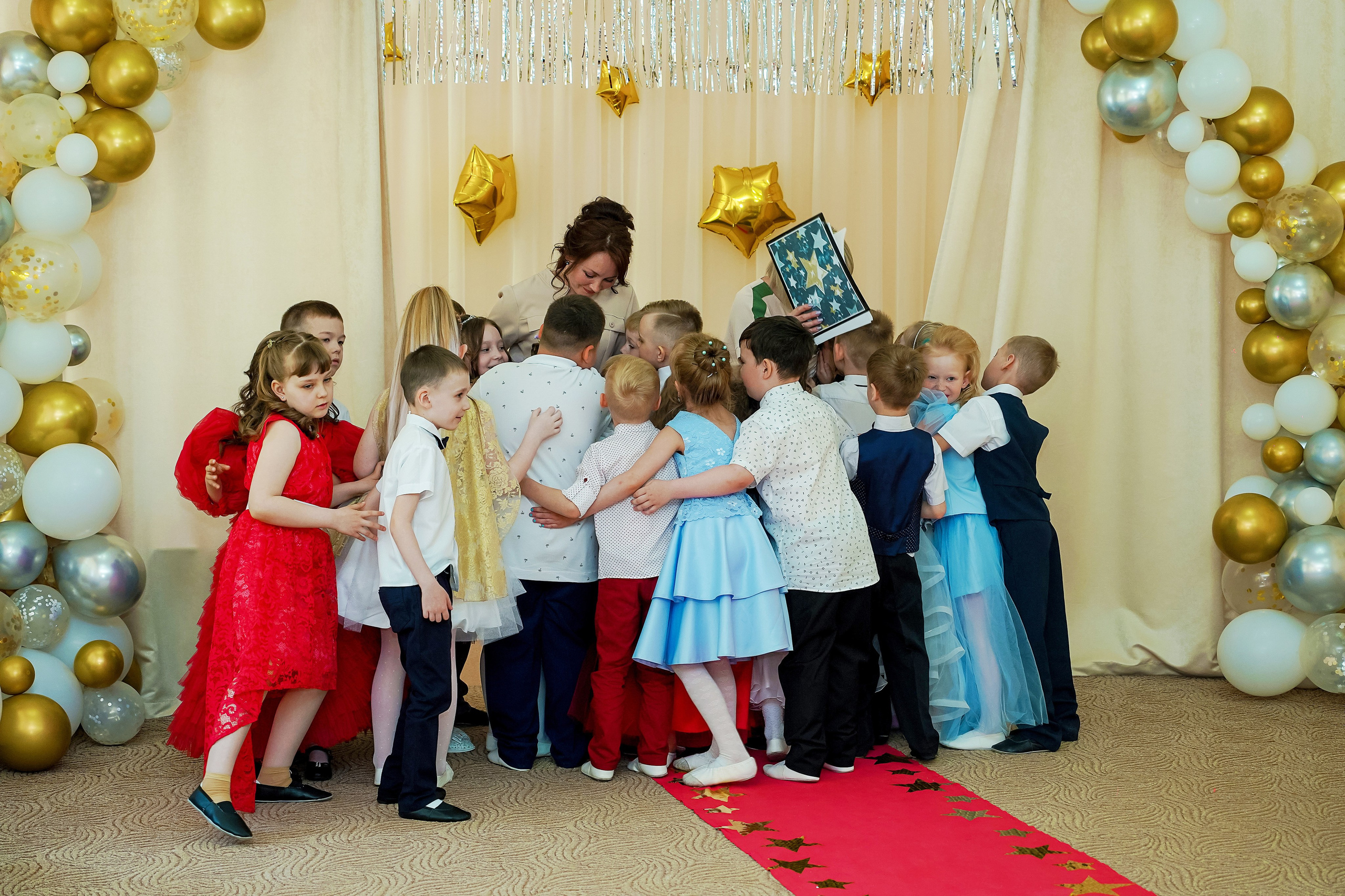 Фотосъемка видеосъёмка фотограф видеооператор новогодних утренников  в. Фотограф, видеооператор Нина Коршунова