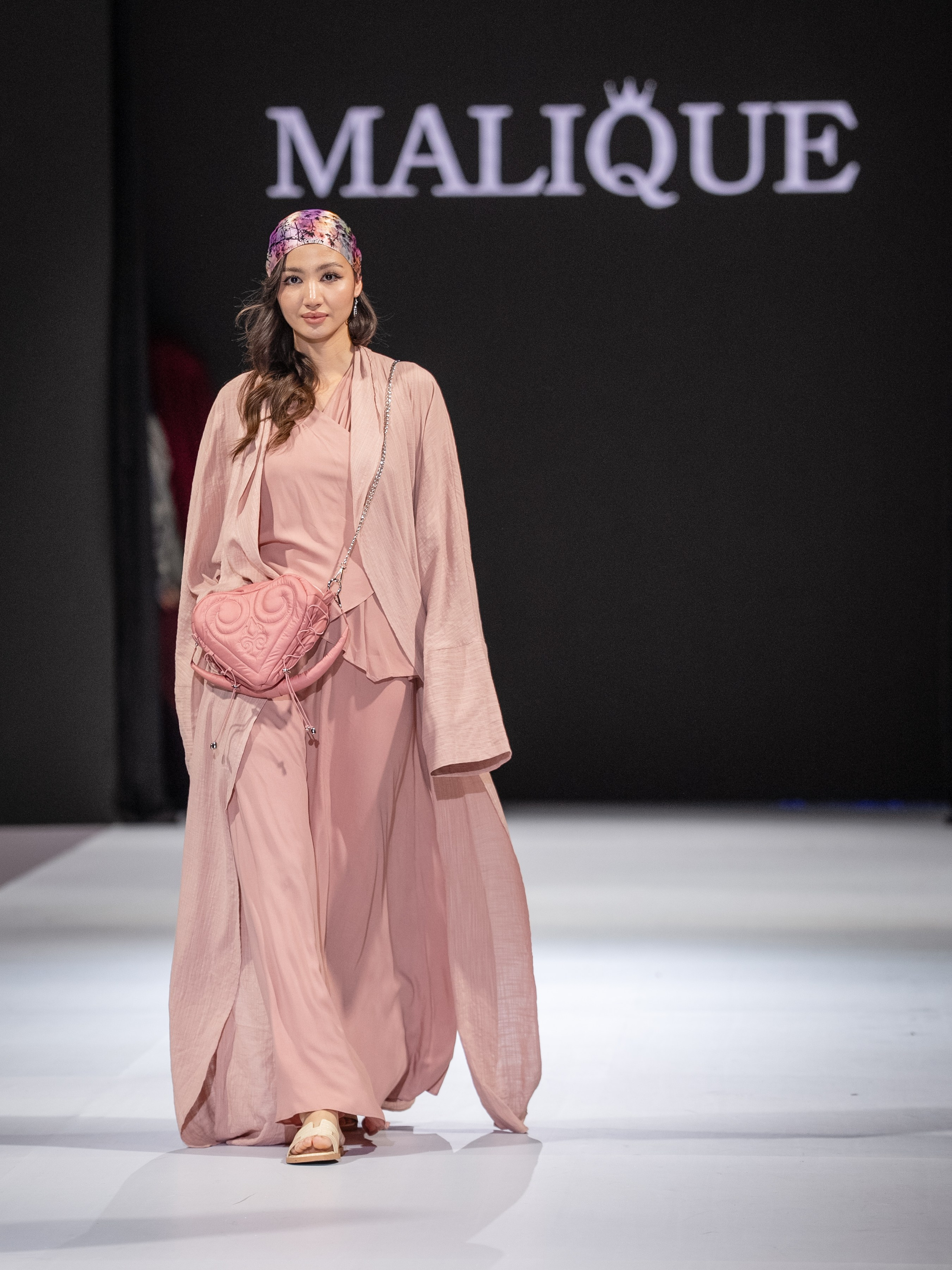 EURASIAN FASHION WEEK Malique. Сайт Алматинского НЮ АРТ, будуар и фэшн фотографа Дениса Карпенко
