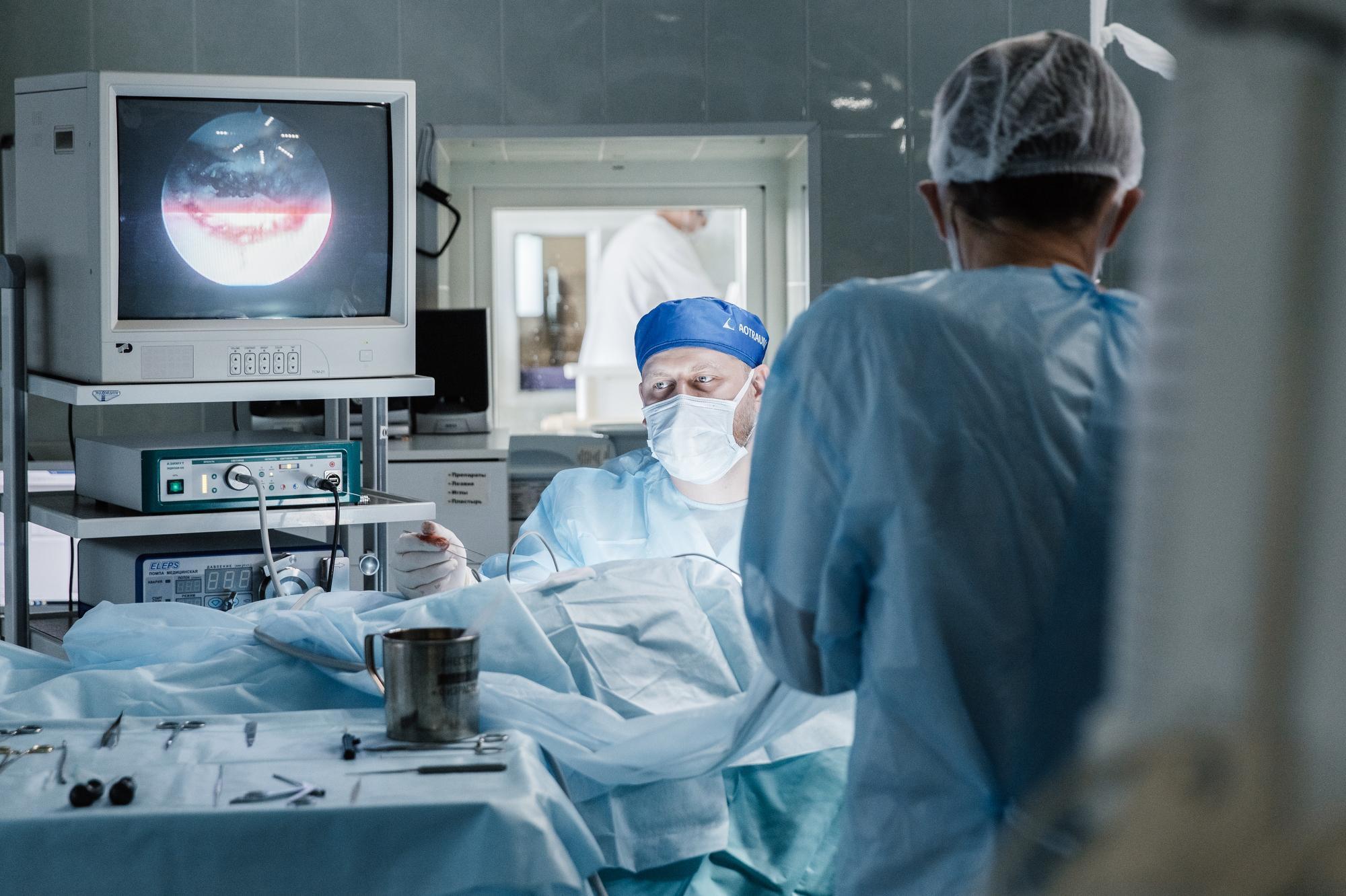 Операция на кисти руки в НИИ Микрохирургии, Томск, октябрь 2021. Репортажный фотограф в Томске