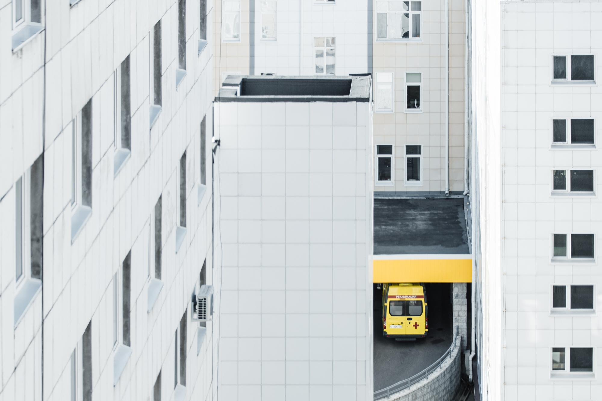 Операция на кисти руки в НИИ Микрохирургии, Томск, октябрь 2021. Репортажный фотограф в Томске