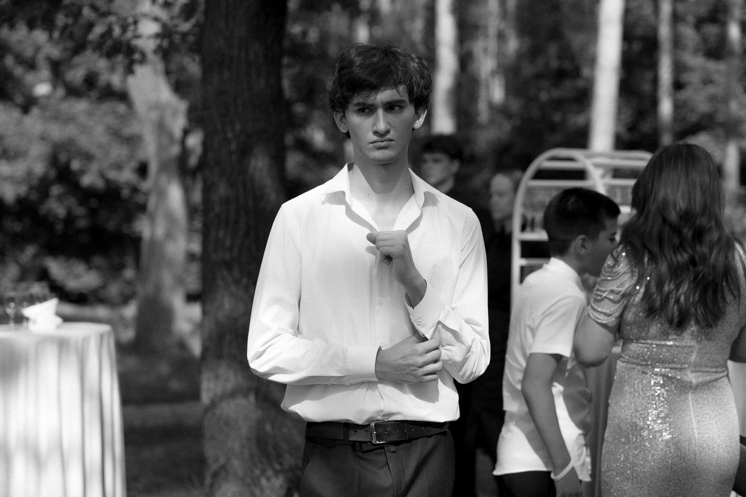 Здравствуйте! Я свадебный фотограф из Ульяновска, работаю в том числе по всей России и с выездом за границу. Снимаю свадьбы, lovestory, корпоративы, светский репортаж. Провожу обучение по фотографии, мастер-классы и воркшопы для других фотографов.