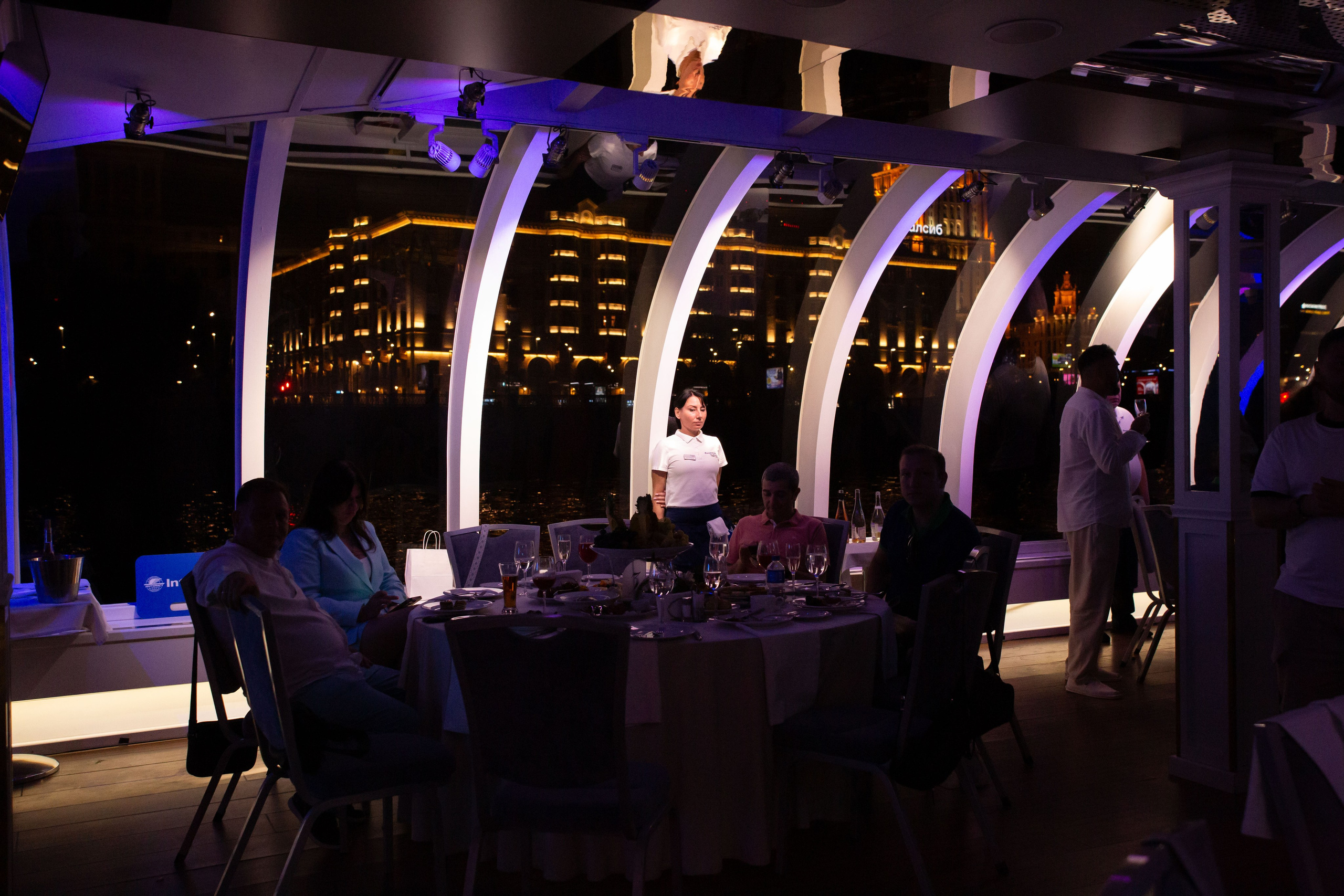 Dubai Vibes Intourist Cruise Party. Семейный и детский фотограф Анна Петракова