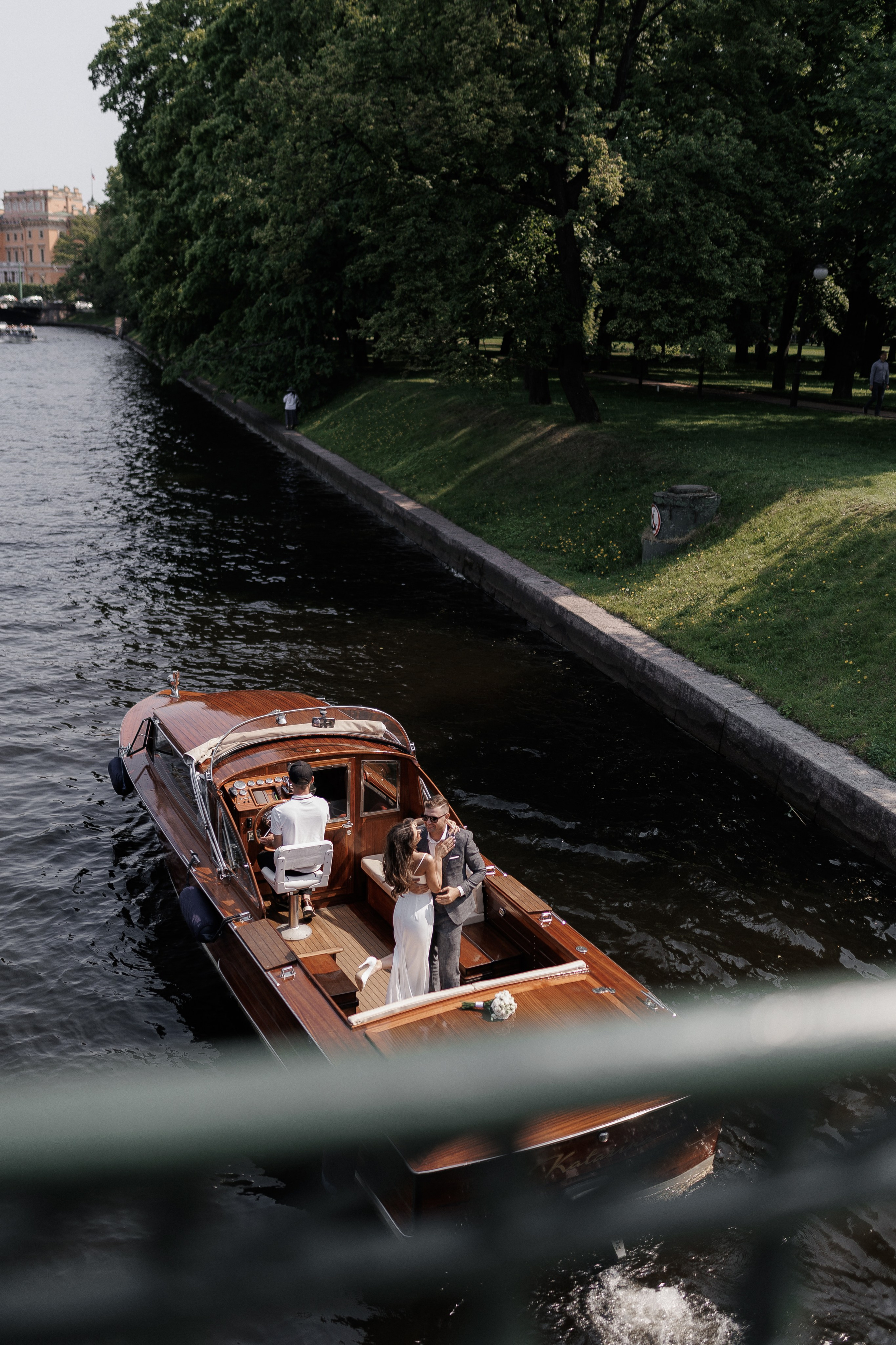···. Свадебный фотограф в Санкт-Петербурге Александра Чукавина
