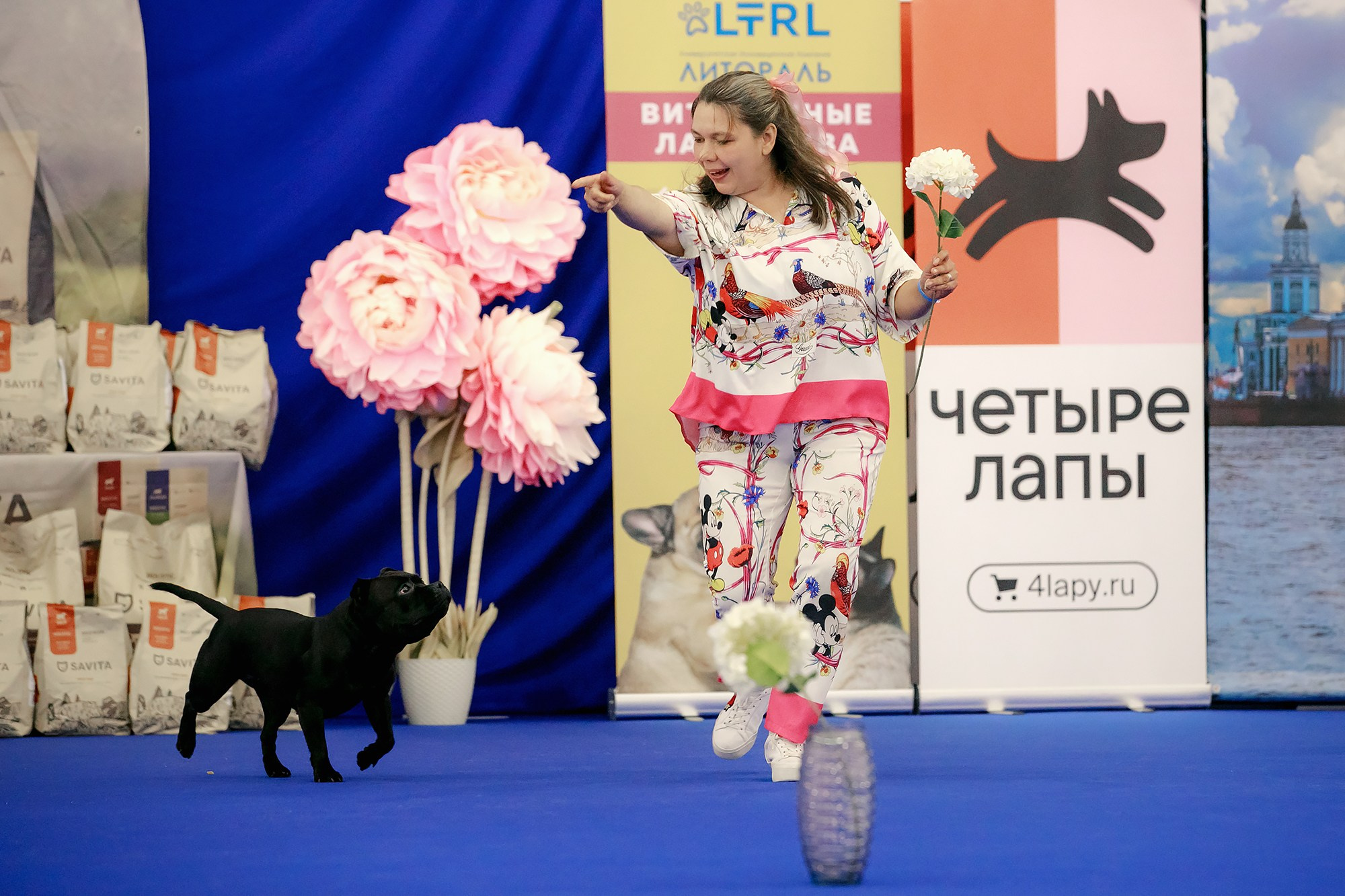 Танцы на выставке «Зоошоу», СПб. Фотограф-анималист Mary Mart — Москва, Питер