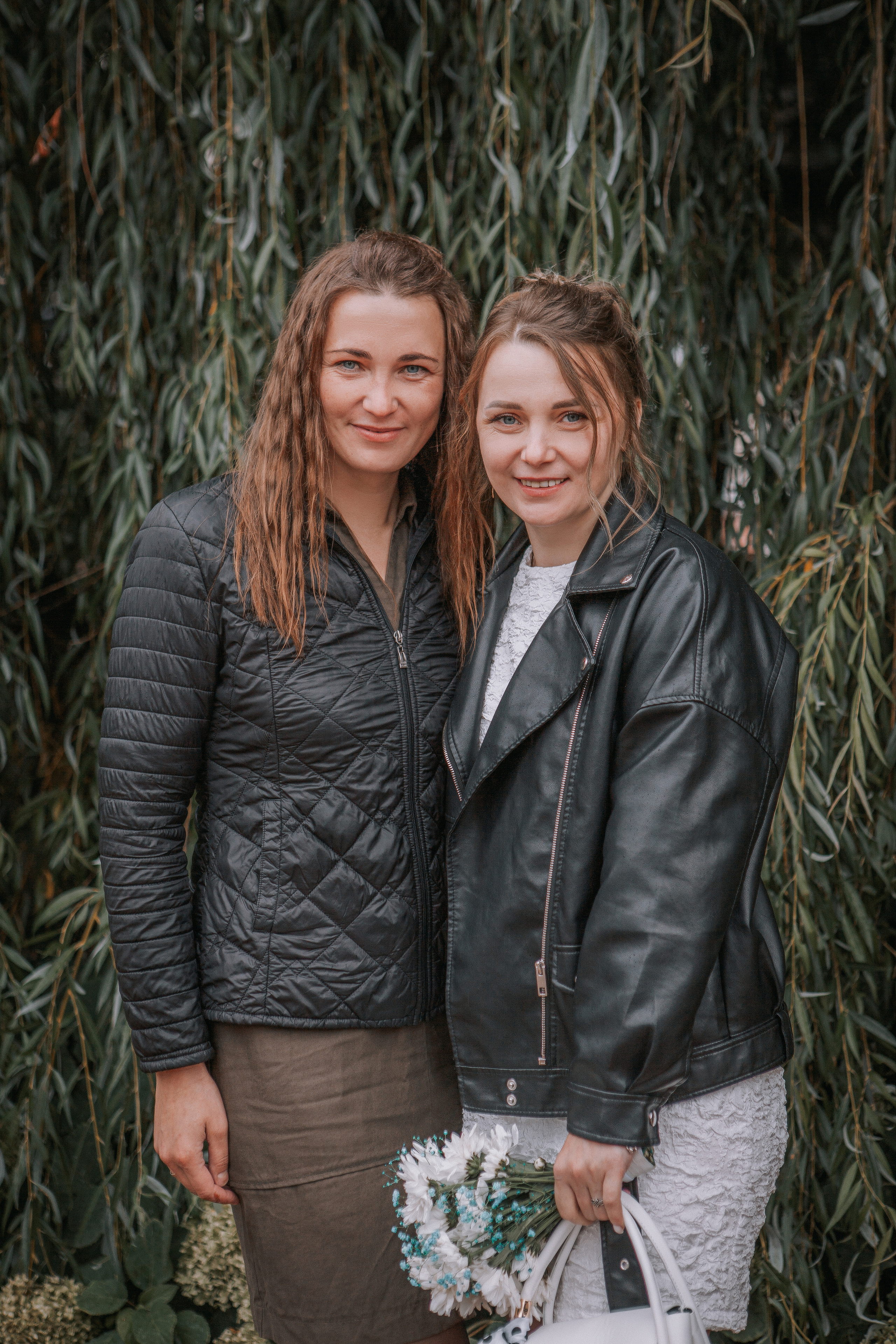 фото  сестер, невеста и сестра