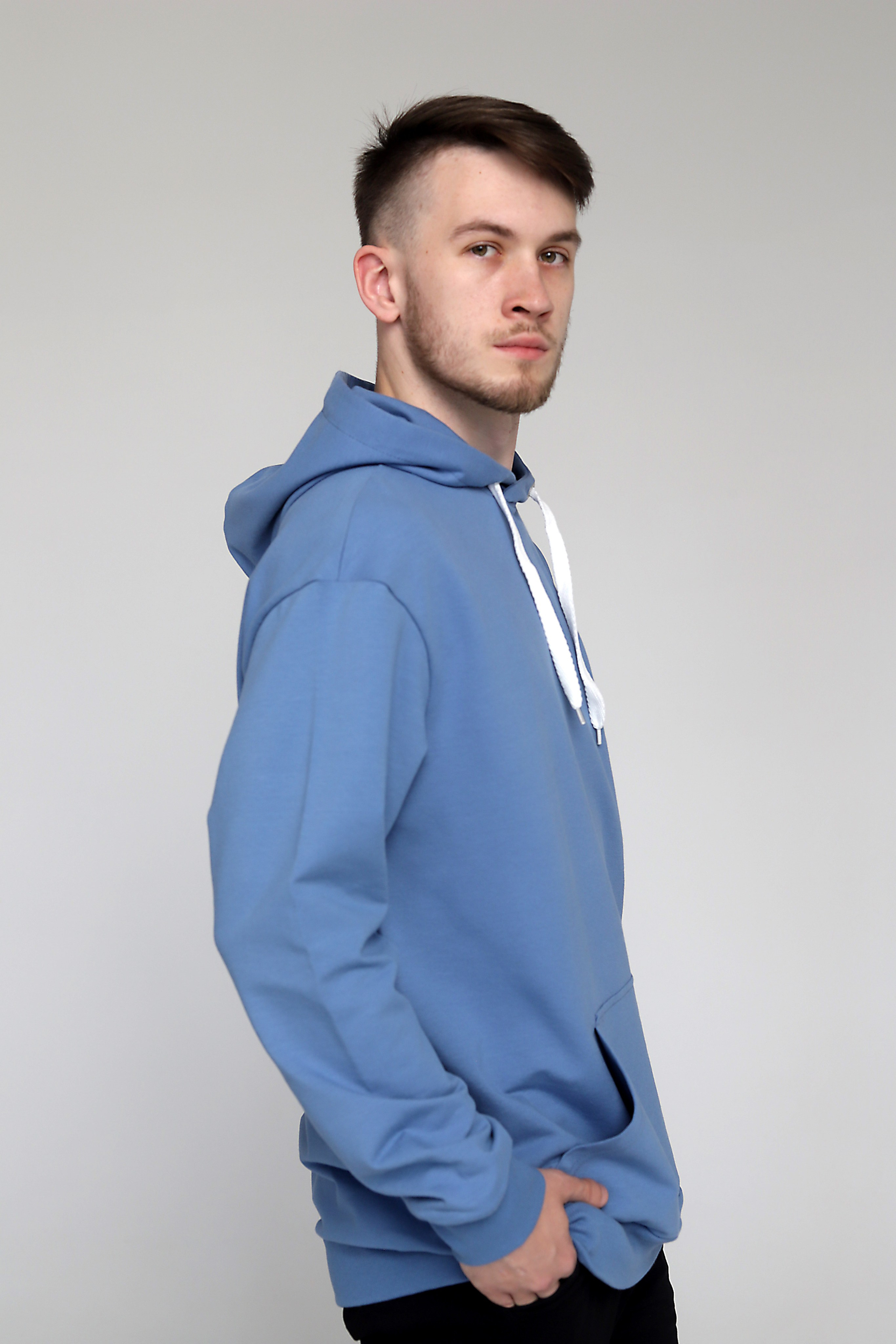 Илья, 179 см, 46-48 р-р. KED Production — продакшн из СПб. Создаём фото, видео и контент, который помогает брендам и селлерам продавать больше